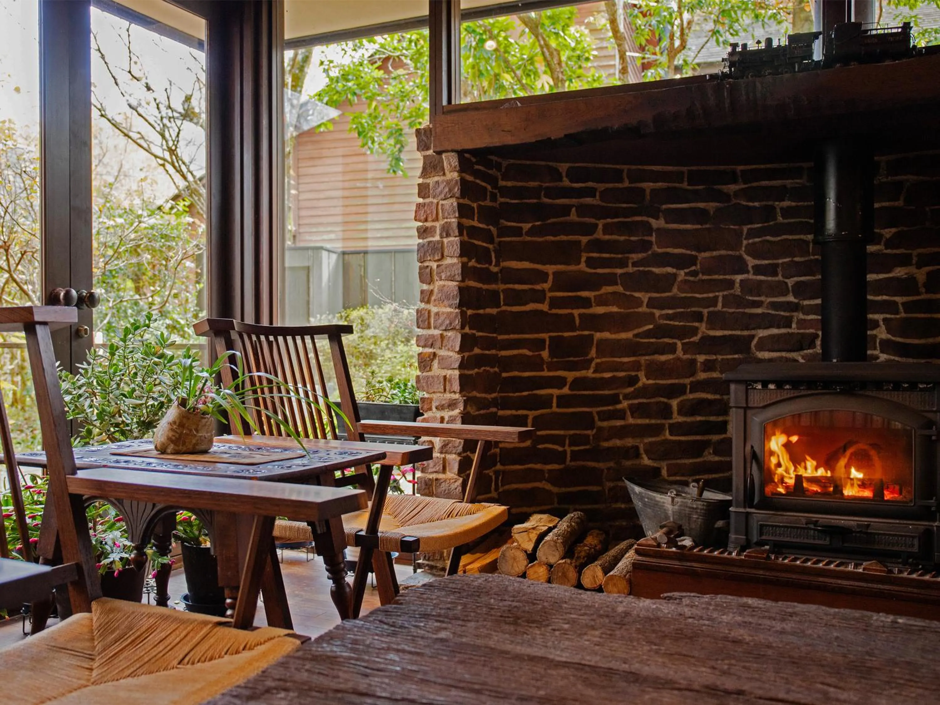 fireplace in Yufuin Onsen Ryokan Hananomai