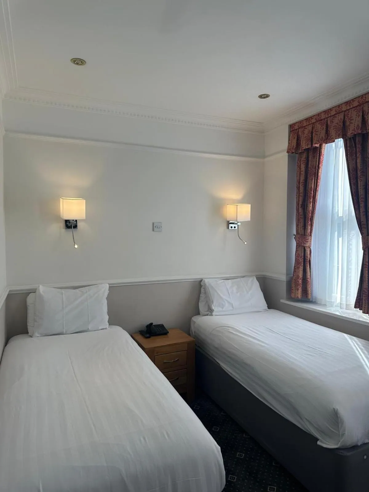 Bedroom, Bed in Hyde Park Radnor Hotel B&B