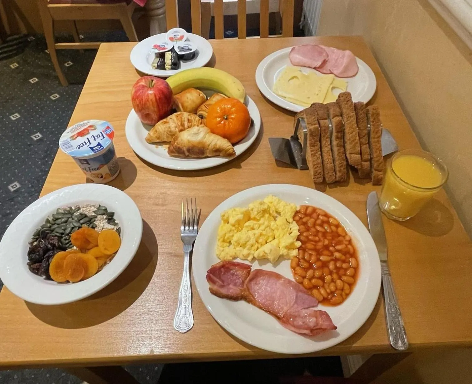 Breakfast in Hyde Park Radnor Hotel B&B