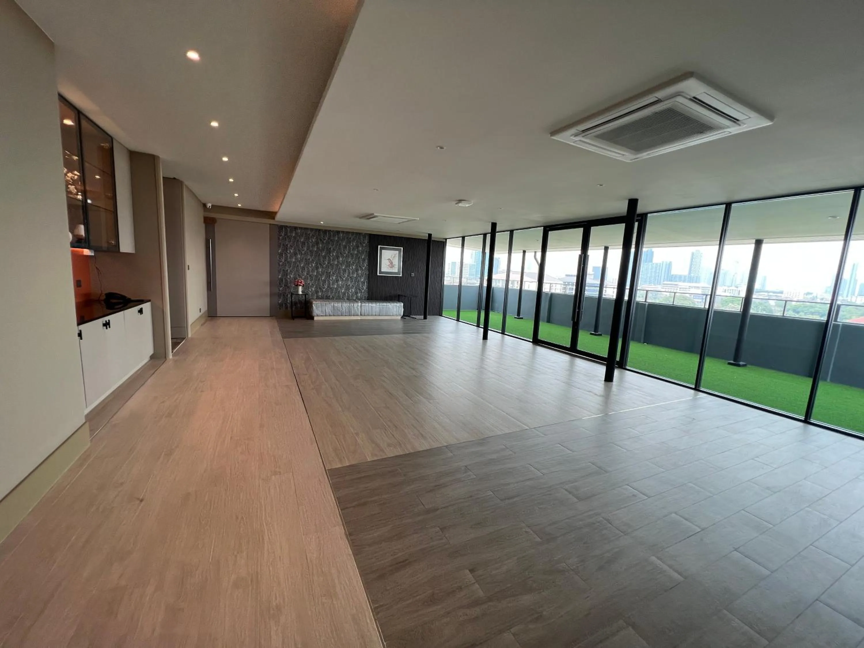 Meeting/conference room in ARNI Skye Hotel