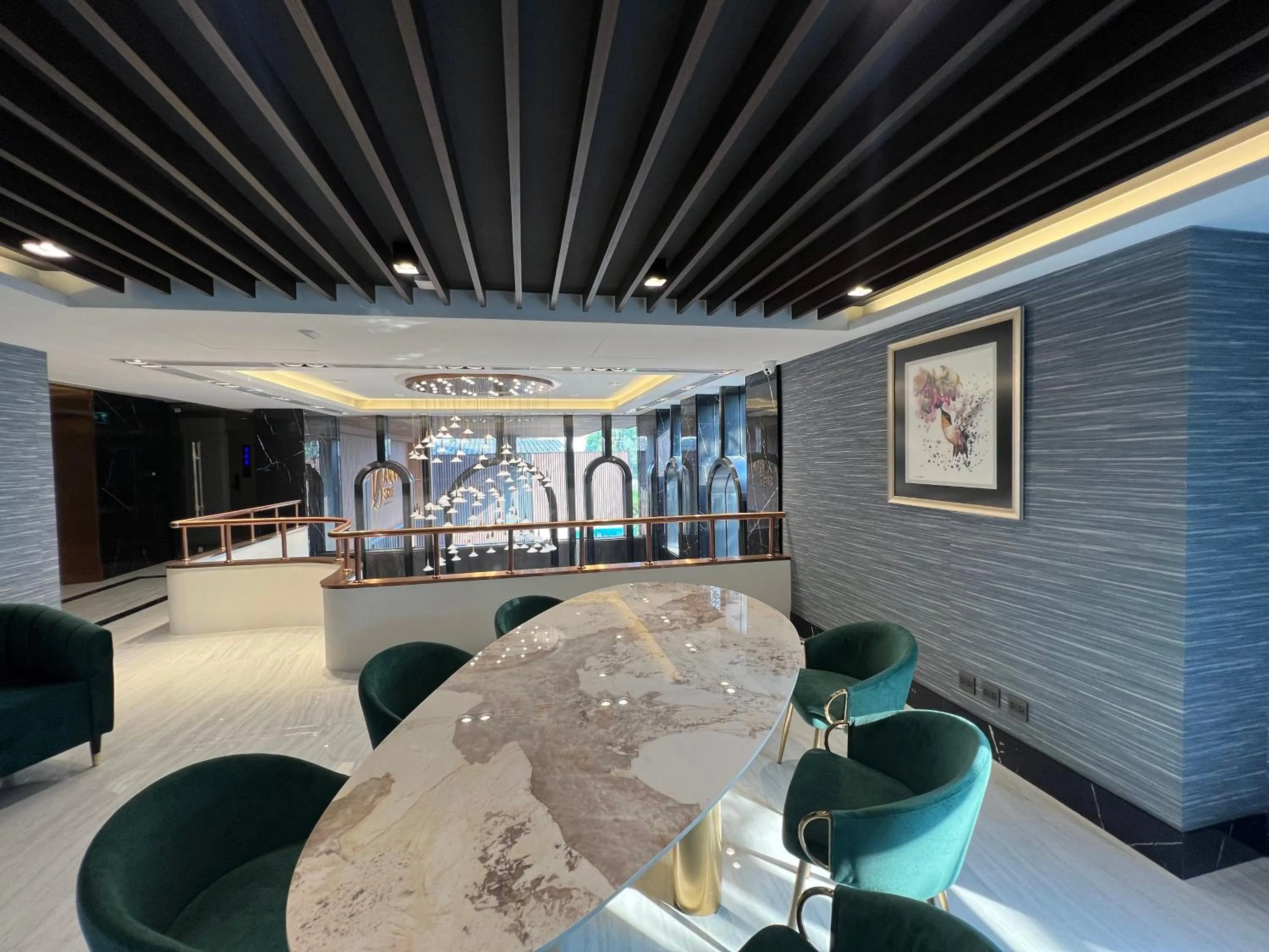 Communal lounge/ TV room in ARNI Skye Hotel