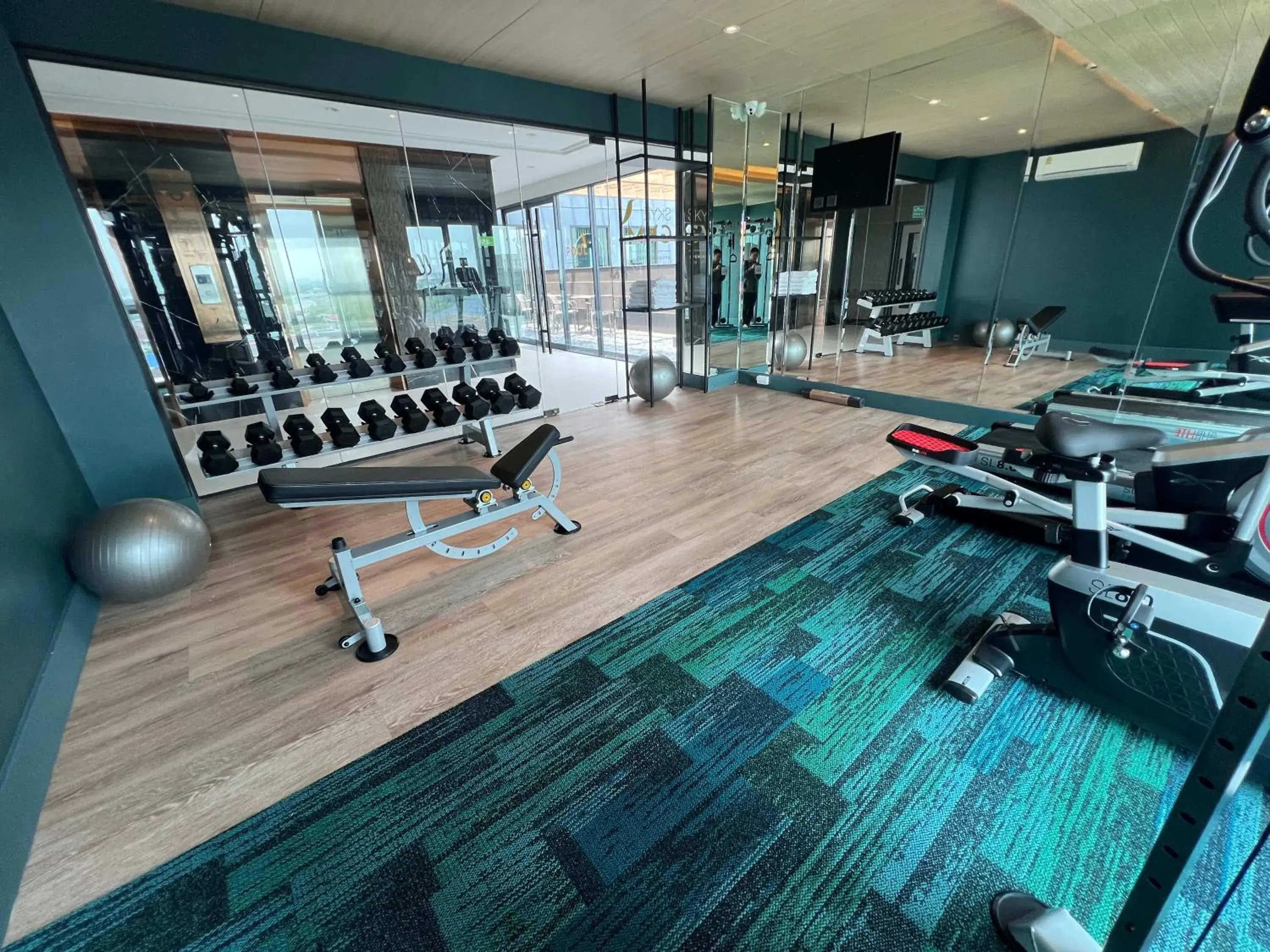 Fitness centre/facilities in ARNI Skye Hotel Fitness centre/facilities in ARNI Skye Hotel
