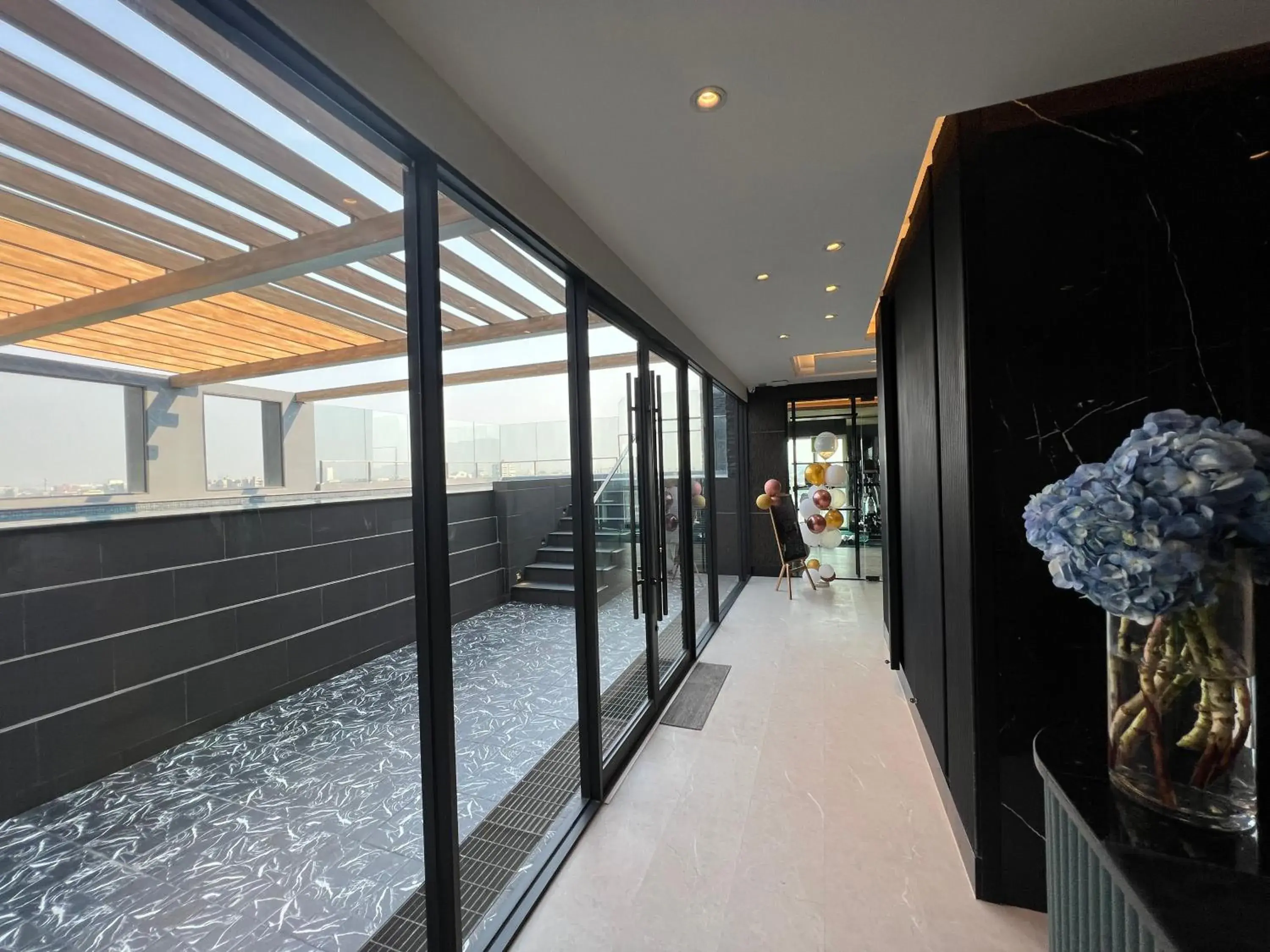 Swimming pool in ARNI Skye Hotel Swimming pool in ARNI Skye Hotel