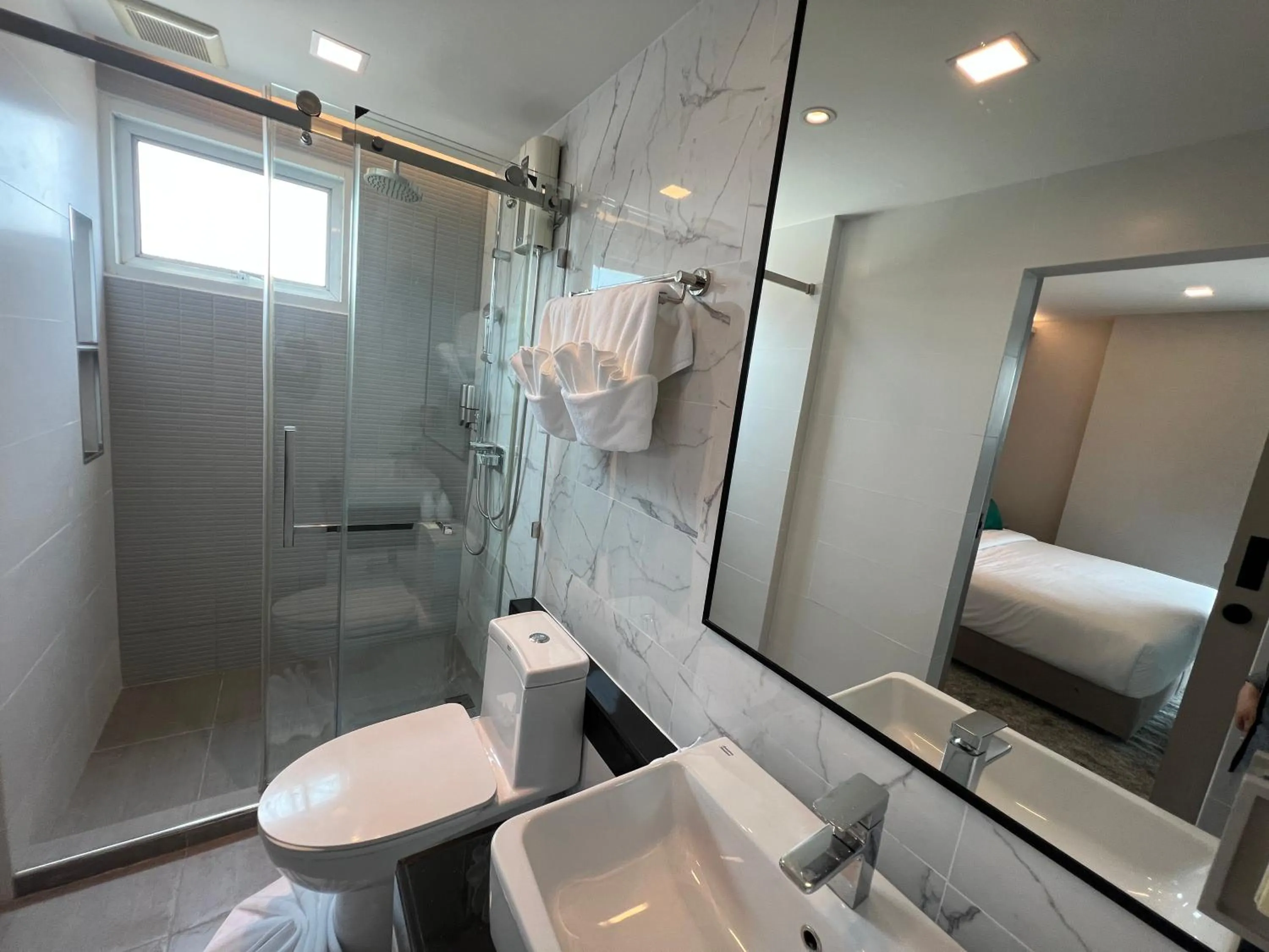 Shower in ARNI Skye Hotel