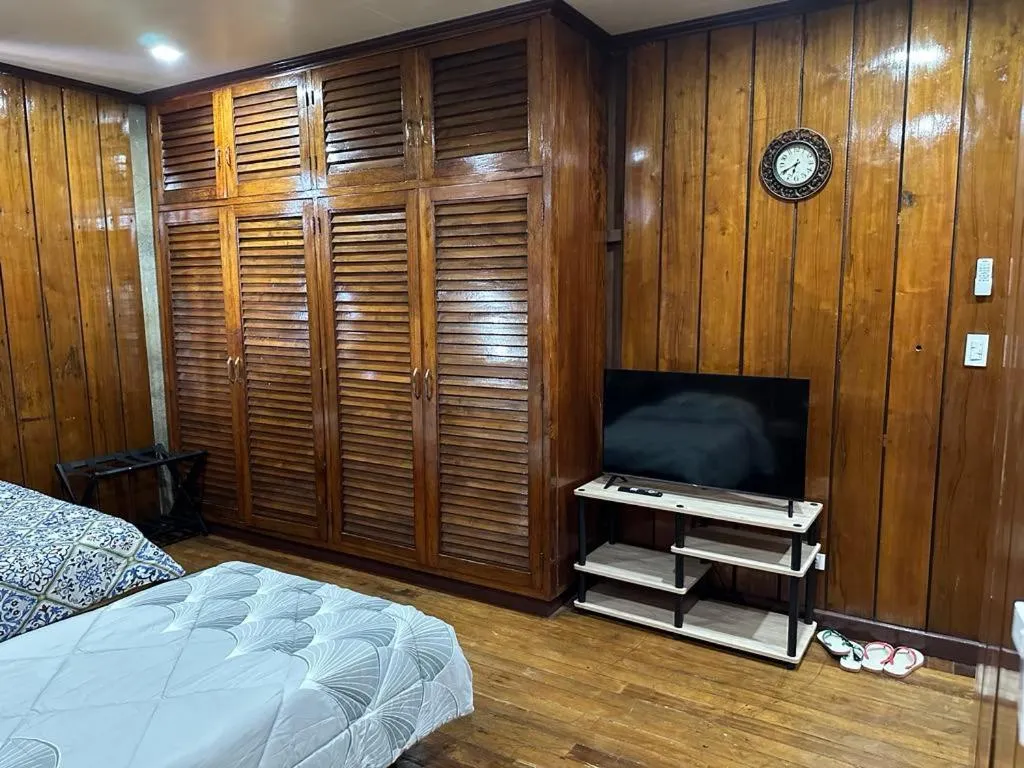 Bed in Topaz Bed & Breakfast Hotel