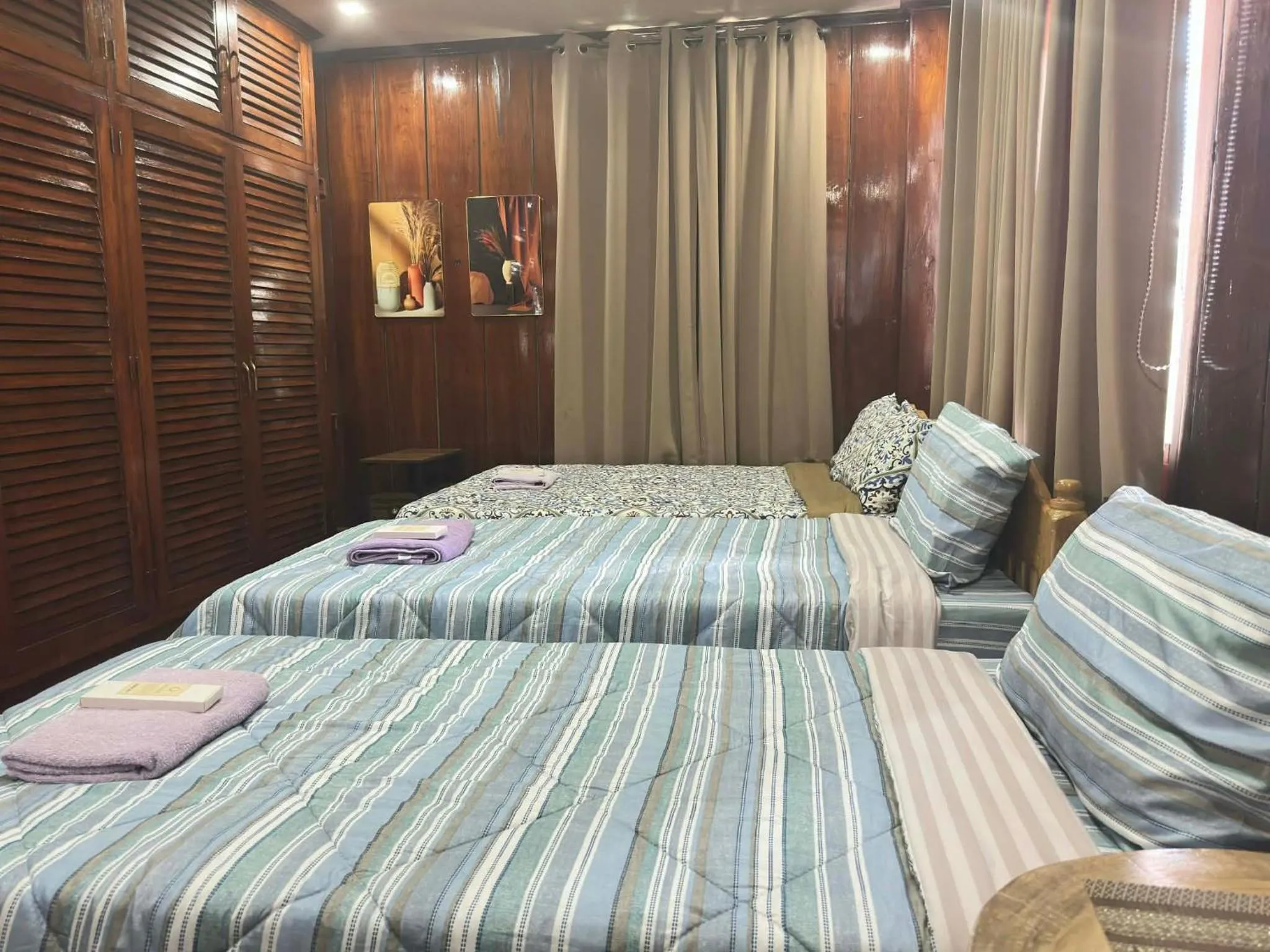 Bed in Topaz Bed & Breakfast Hotel