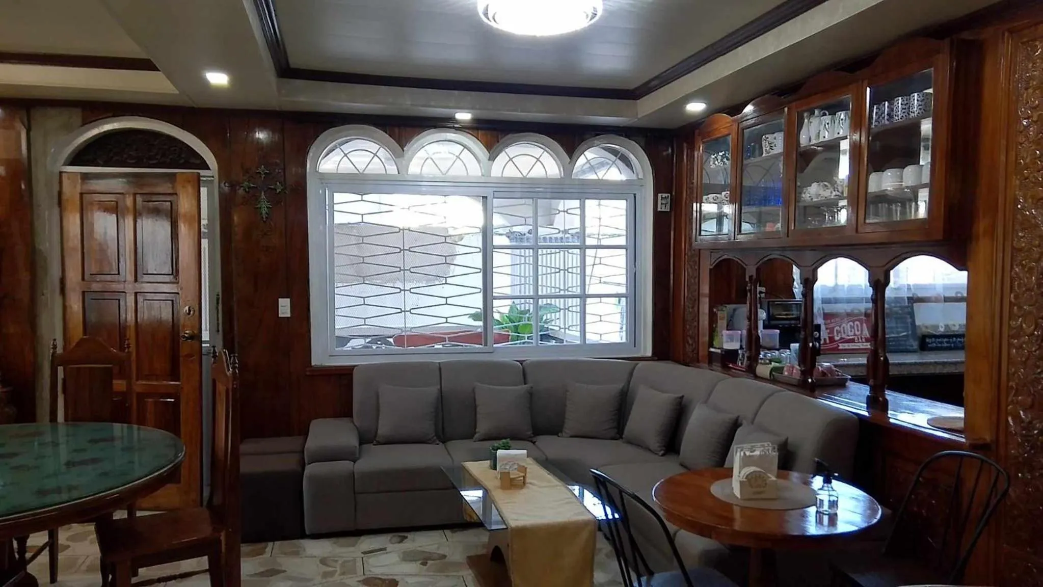 Topaz Bed & Breakfast Hotel