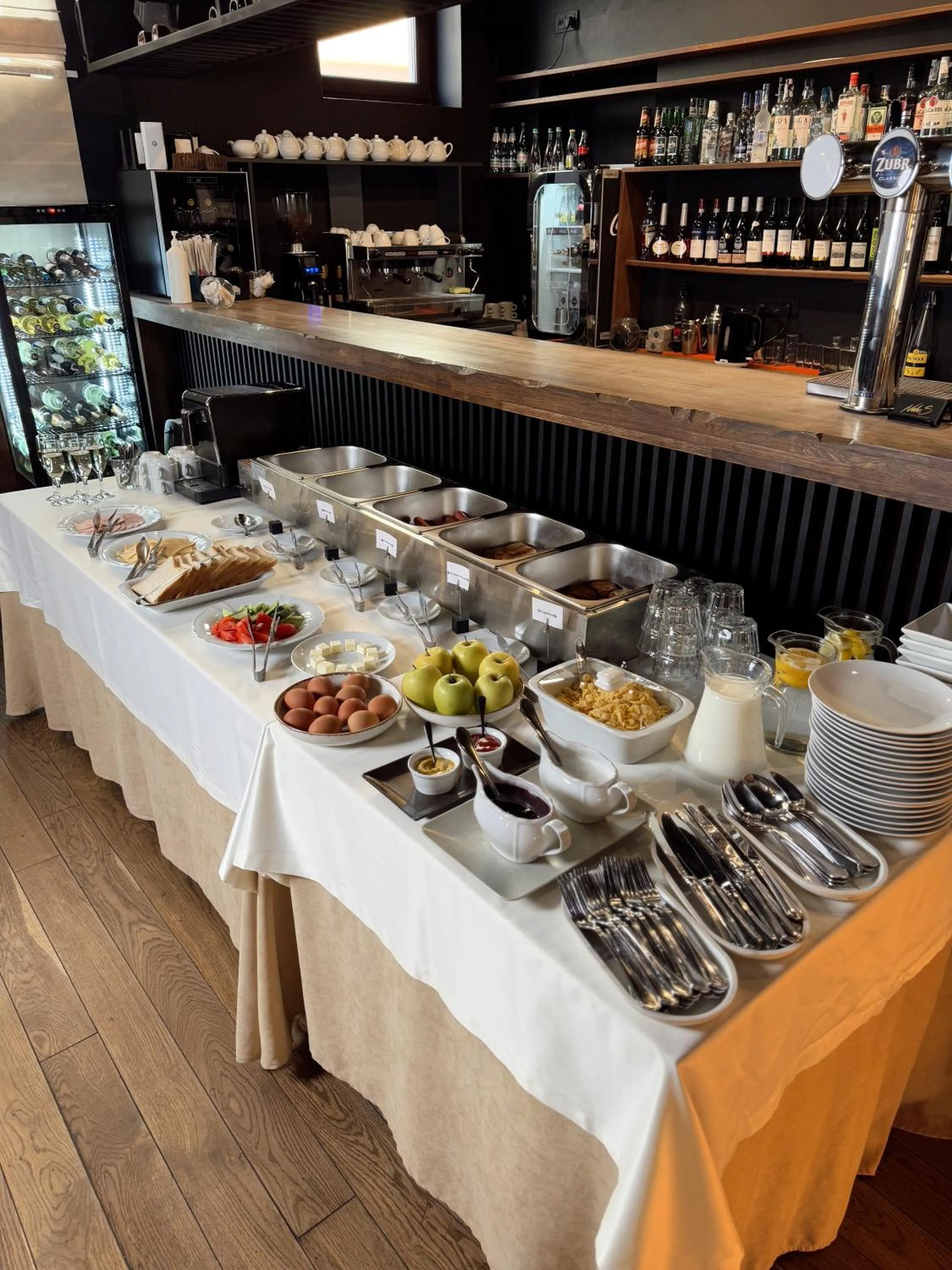 Food and drinks in NeboS Hotel & Restaurant
