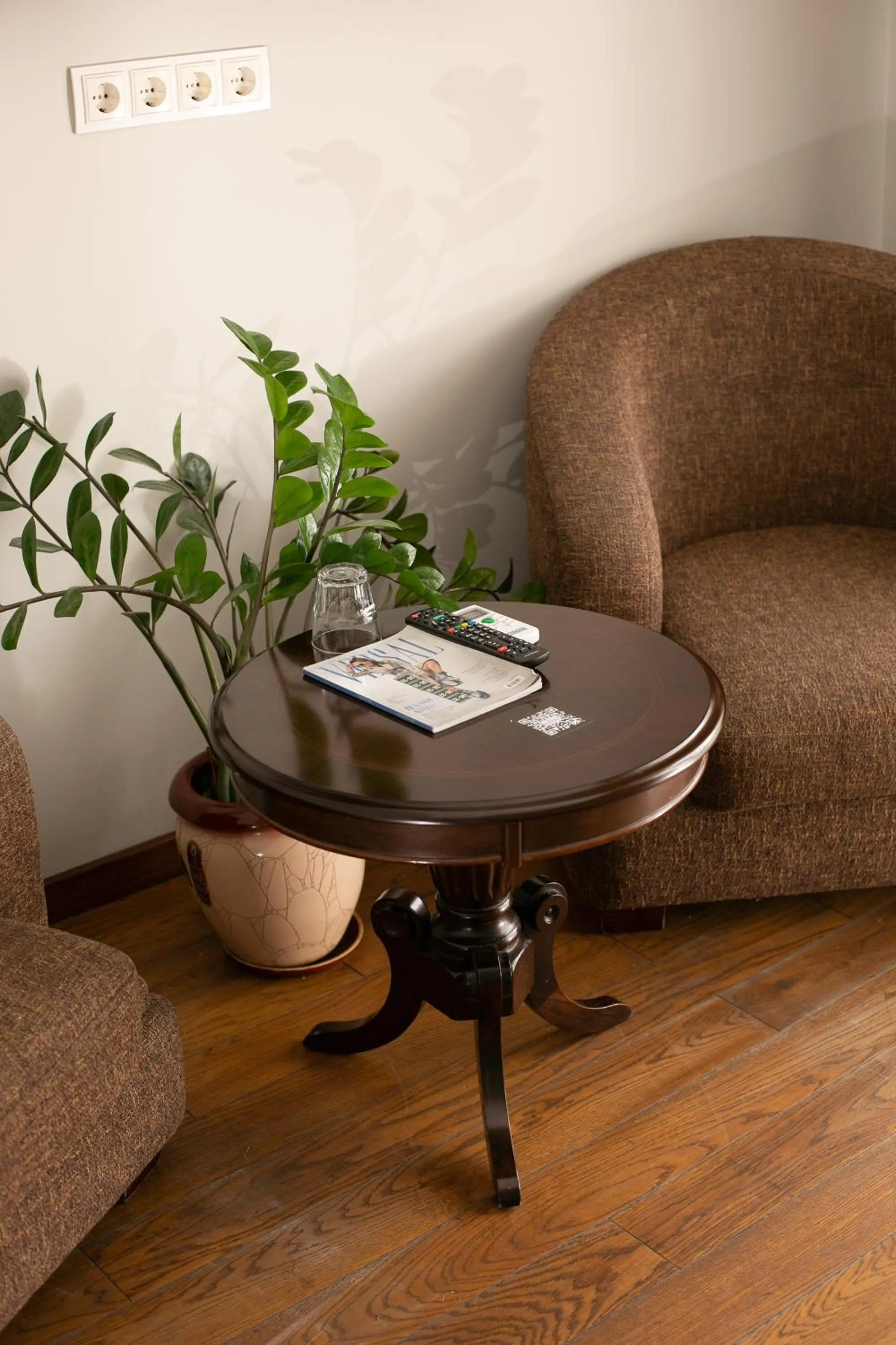 Seating area in NeboS Hotel & Restaurant
