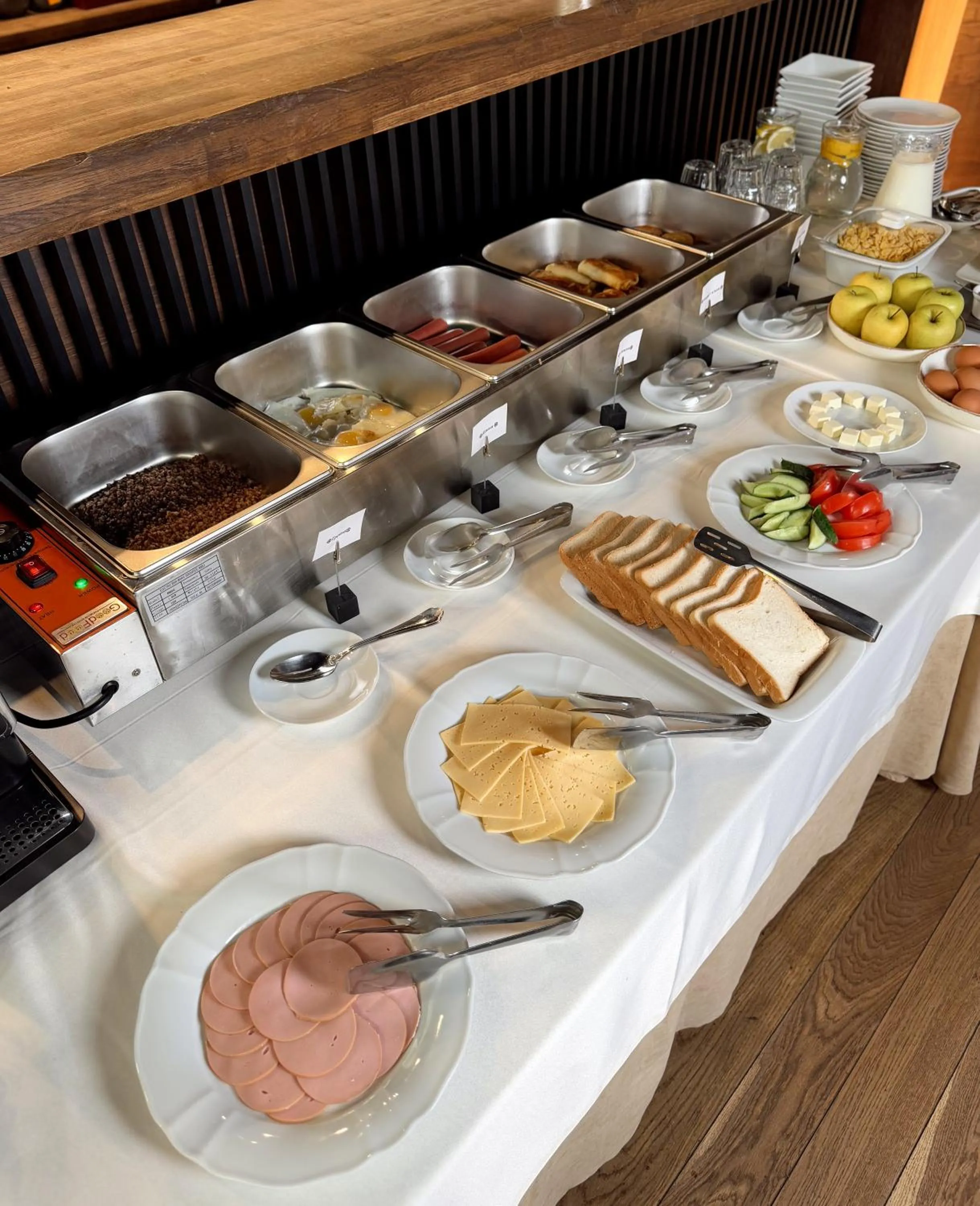 Food and drinks in NeboS Hotel & Restaurant