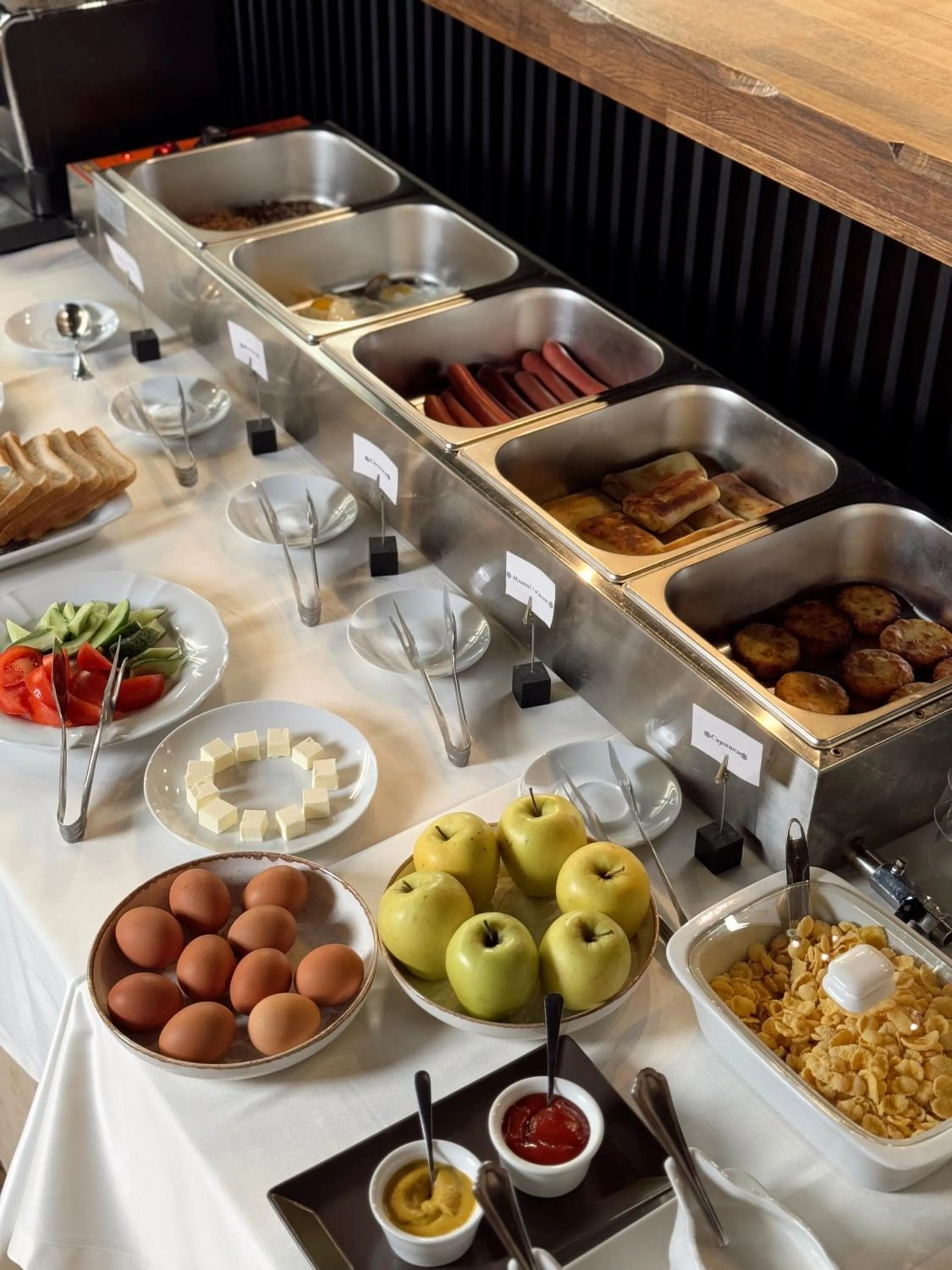 Food and drinks in NeboS Hotel & Restaurant