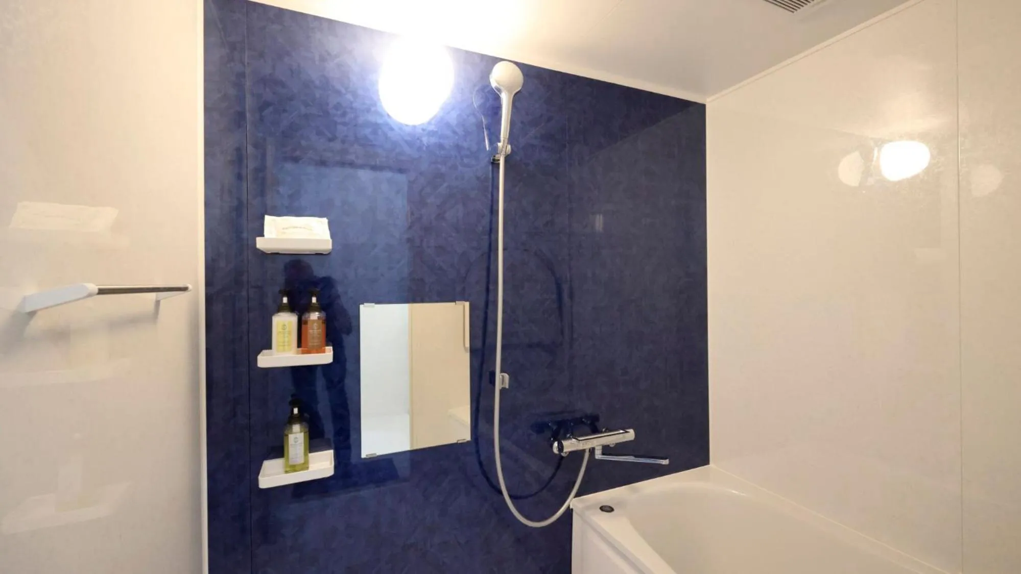 Shower in Crice Hotel Ishigakijima