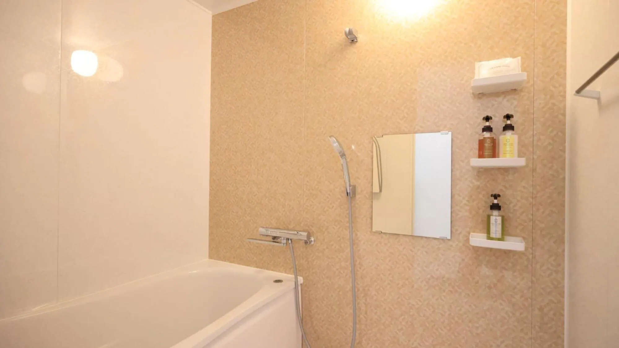 Shower in Crice Hotel Ishigakijima