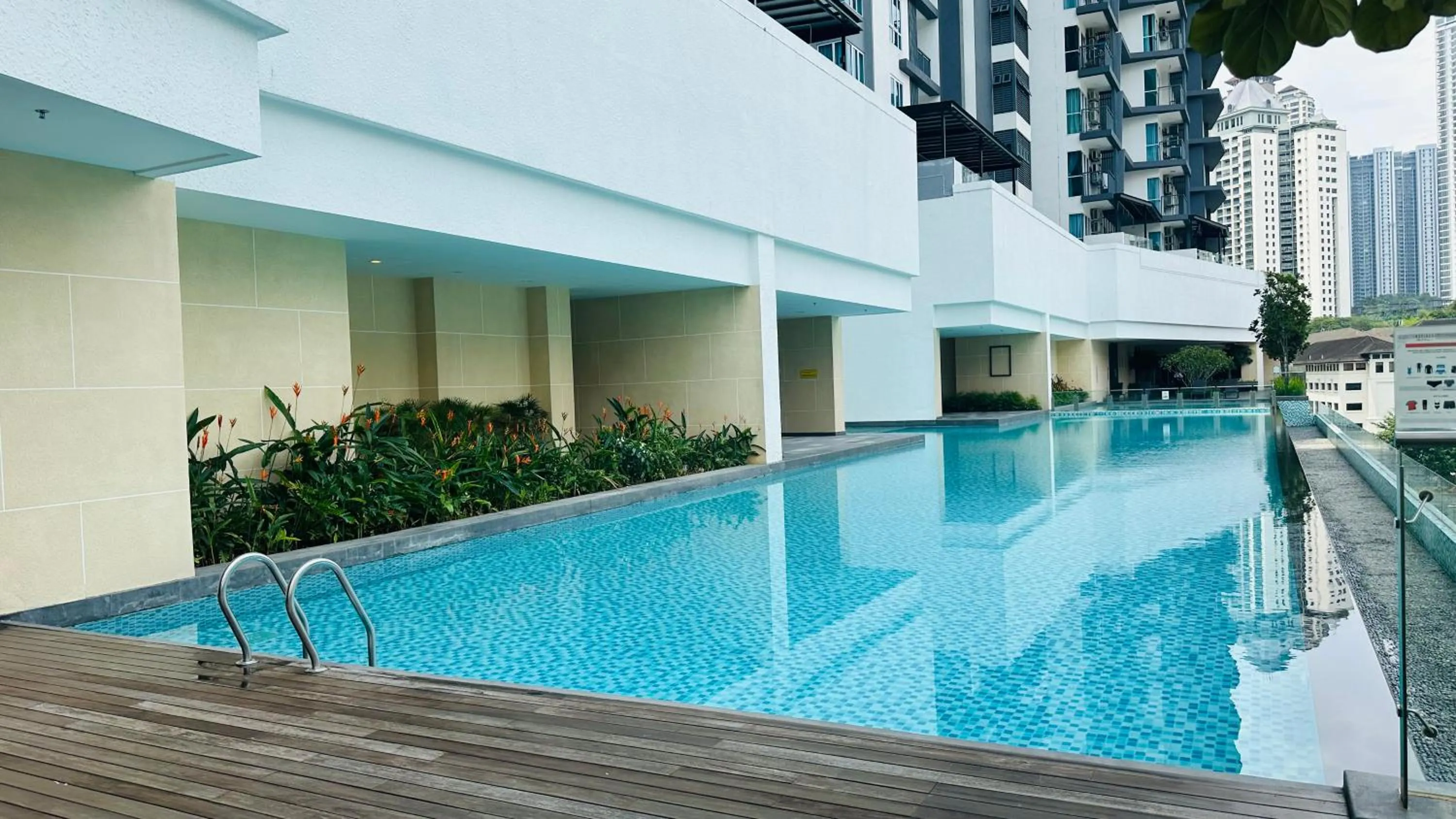 Swimming pool in Inspirasi Mont Kiara Residency