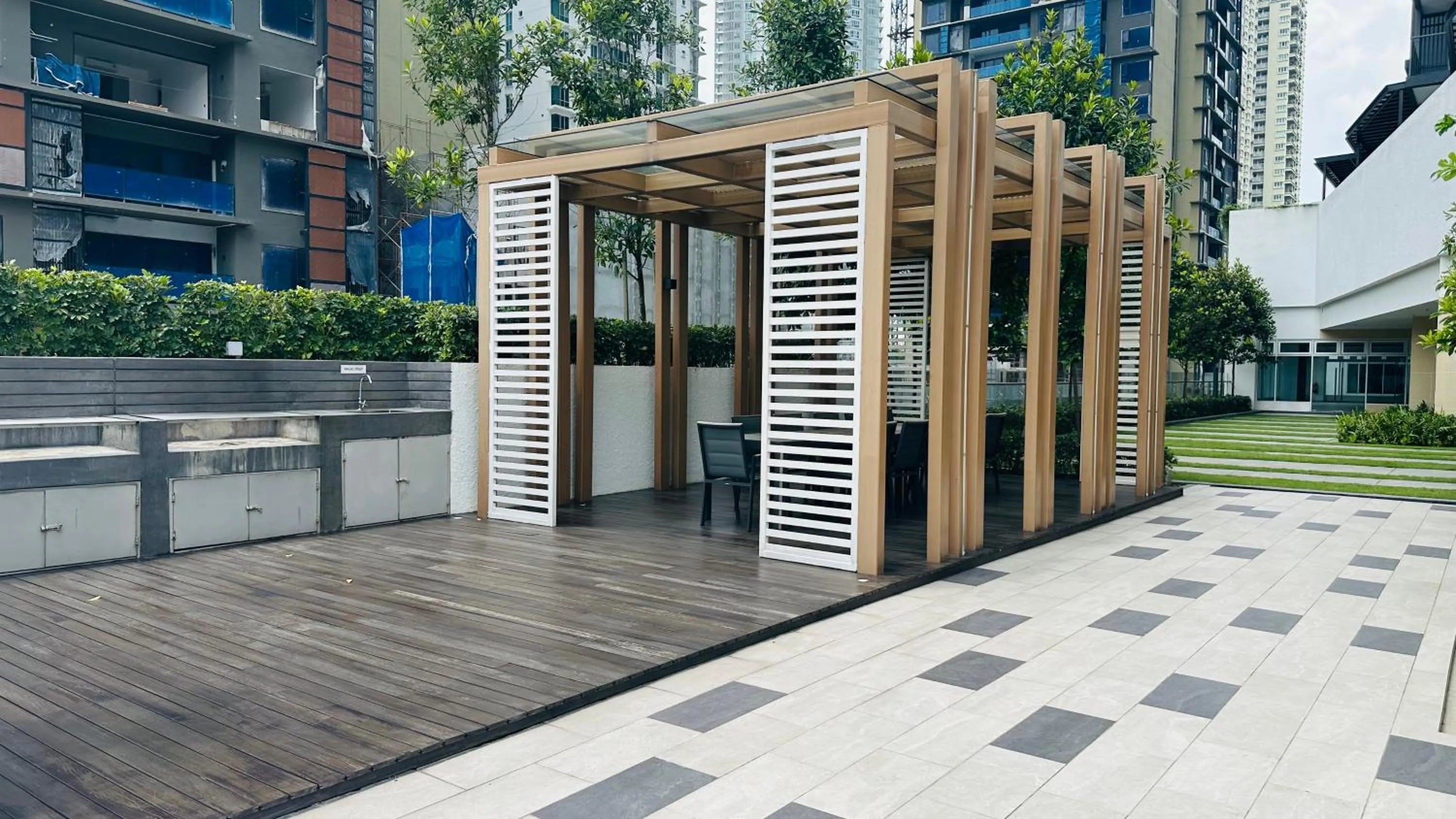 BBQ facilities in Inspirasi Mont Kiara Residency