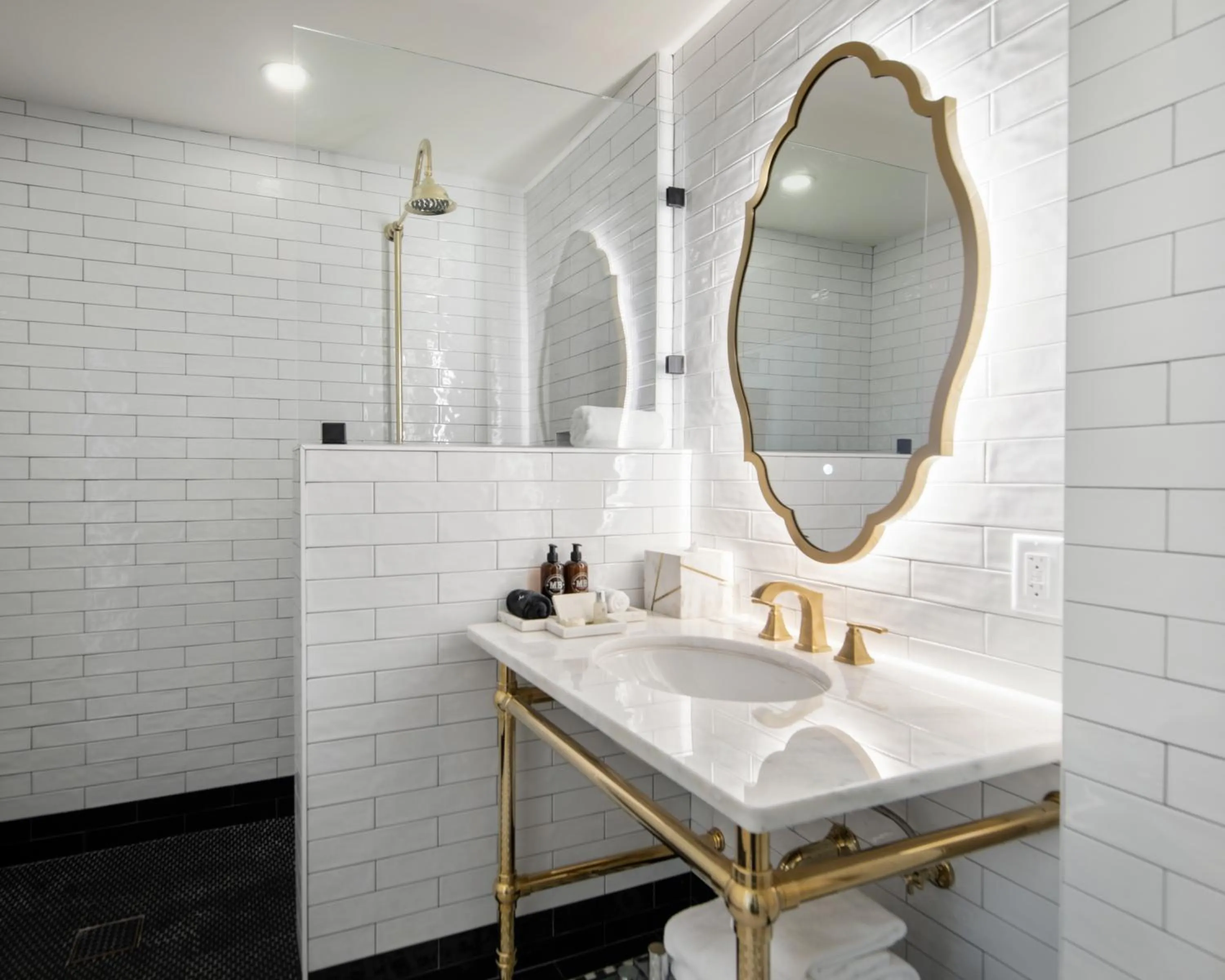 Shower in Fairmount Hotel