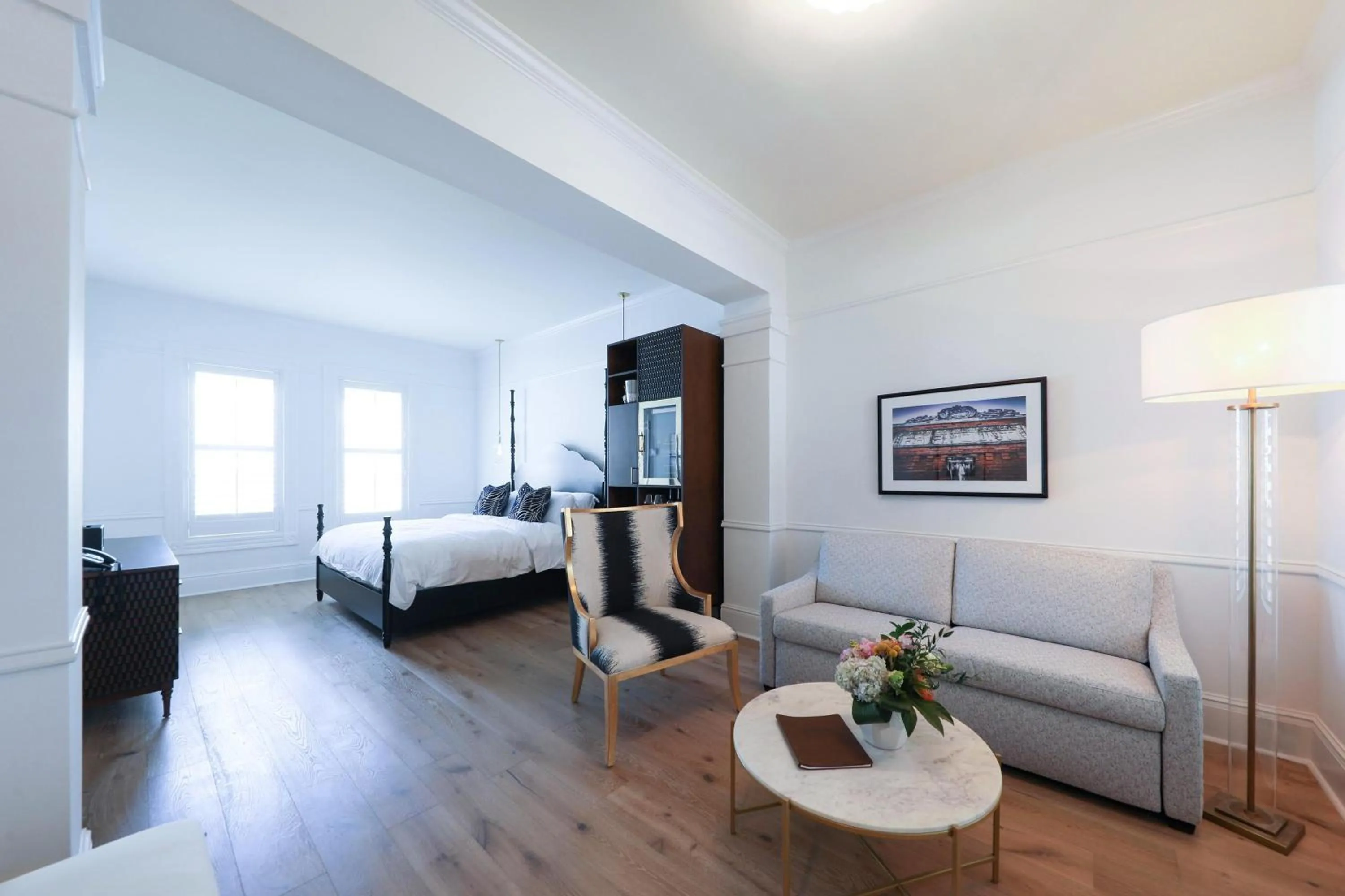 Bedroom, Bed in Fairmount Hotel