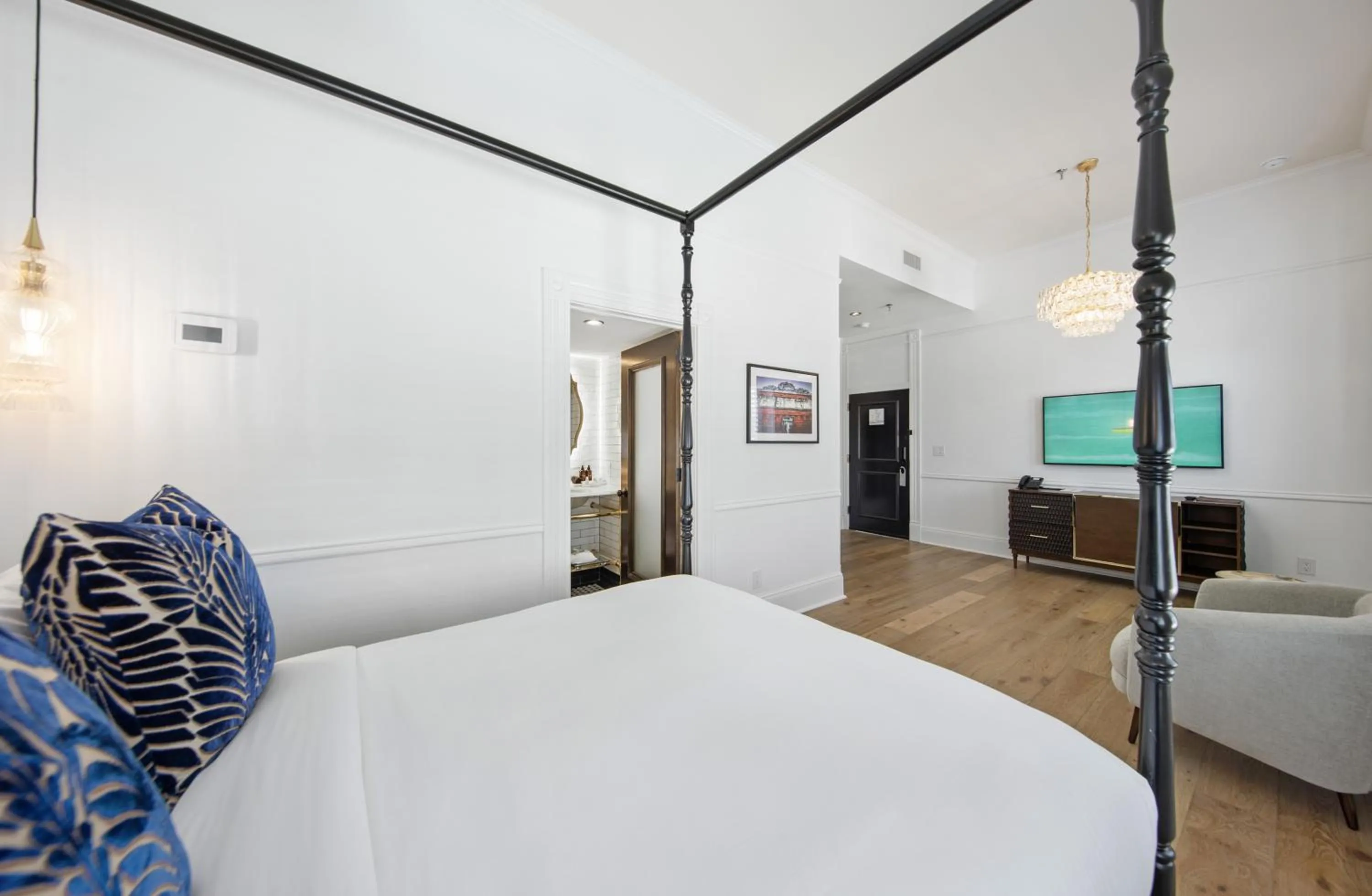 Bed in Fairmount Hotel