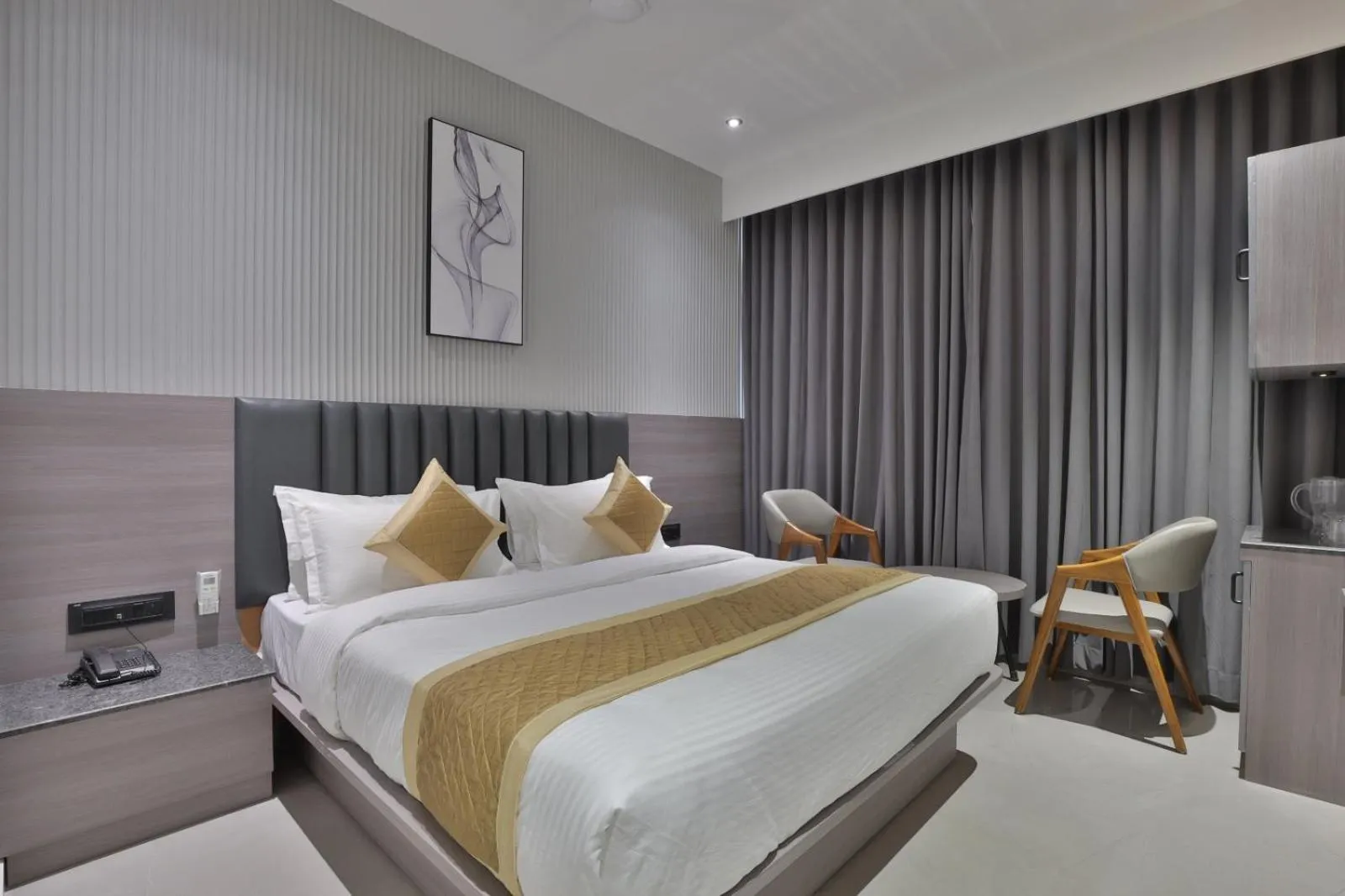 Bedroom, Bed in Hotel Legacy