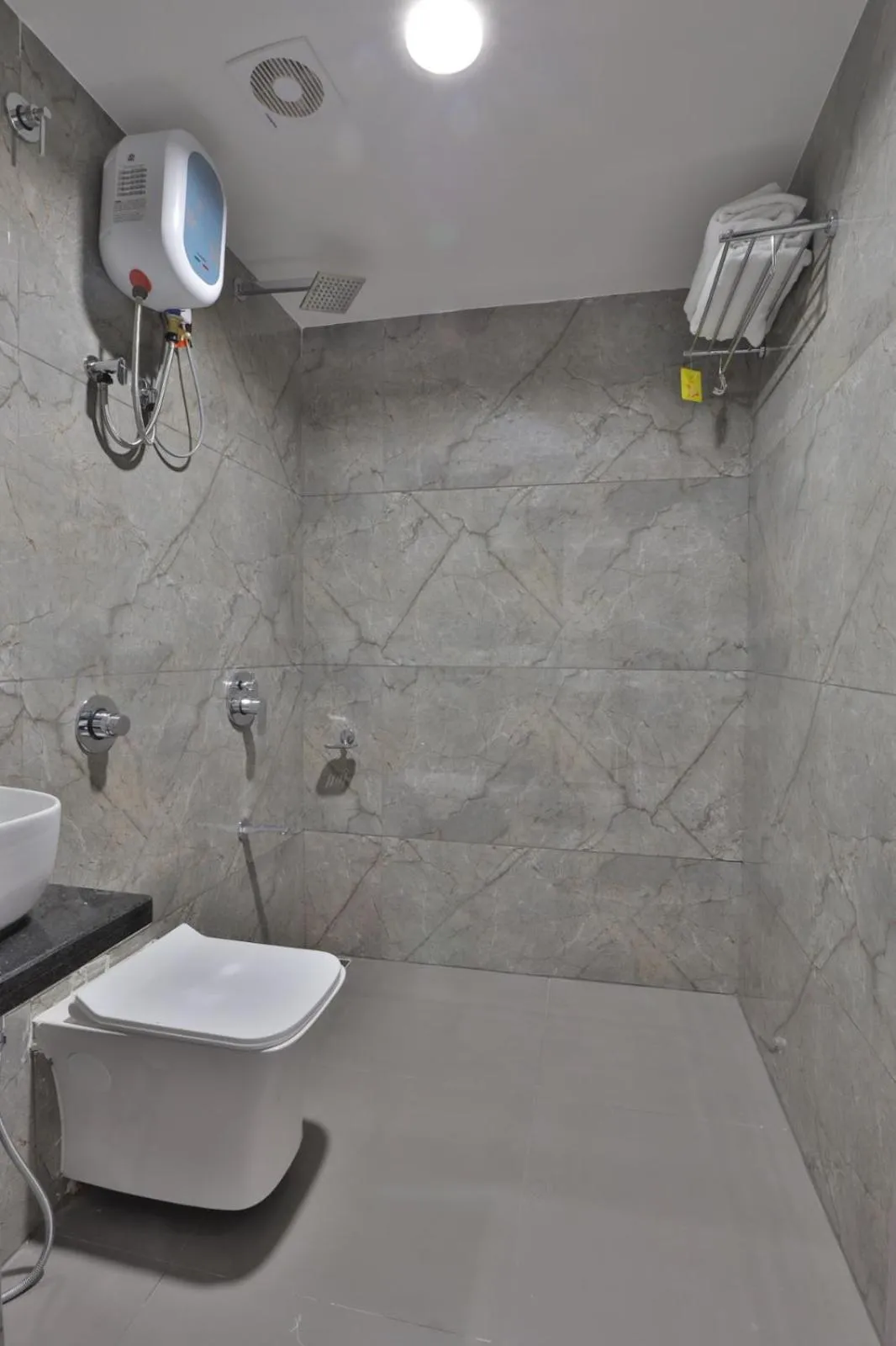 Bathroom in Hotel Legacy