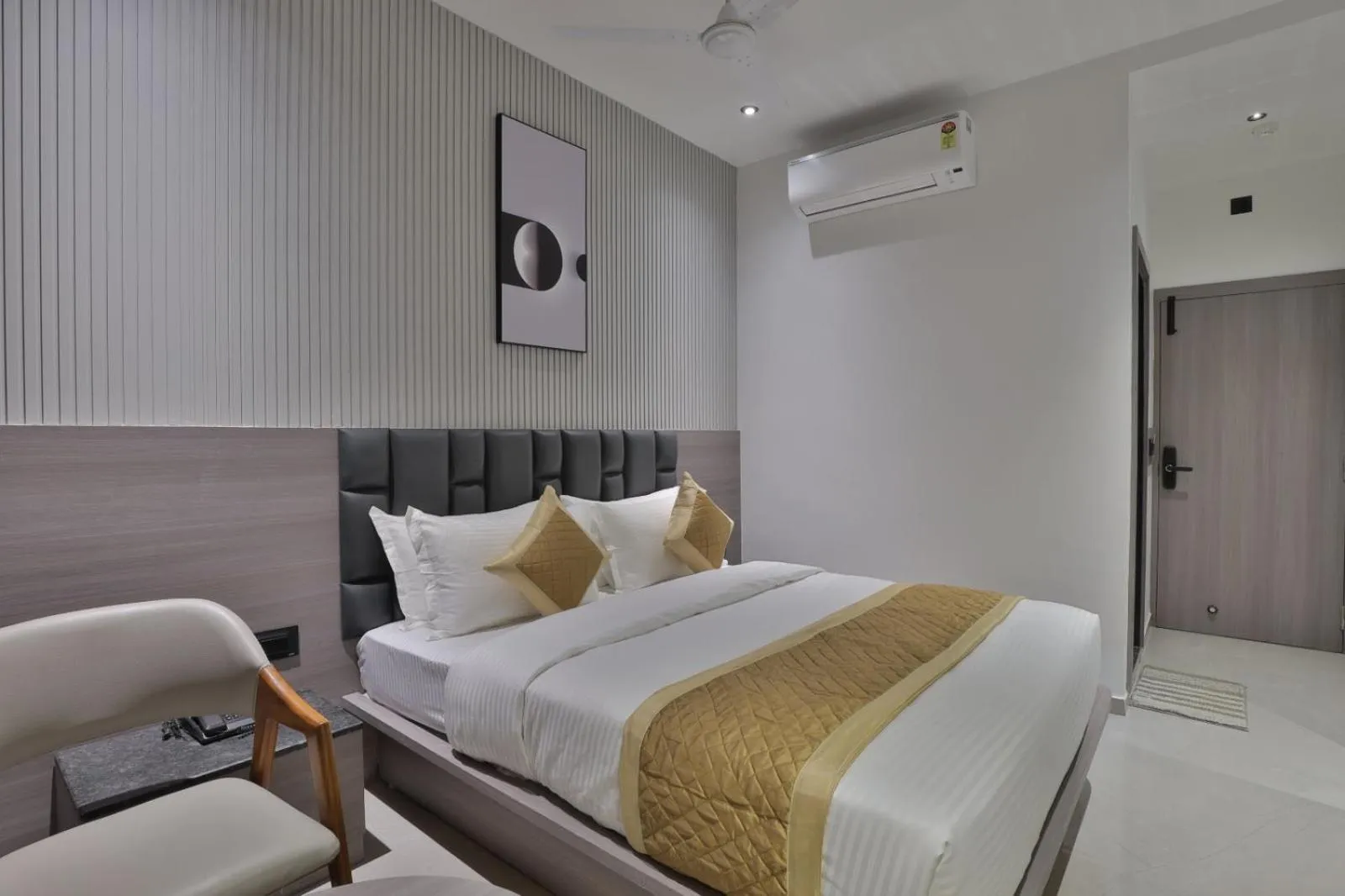 Bedroom, Bed in Hotel Legacy