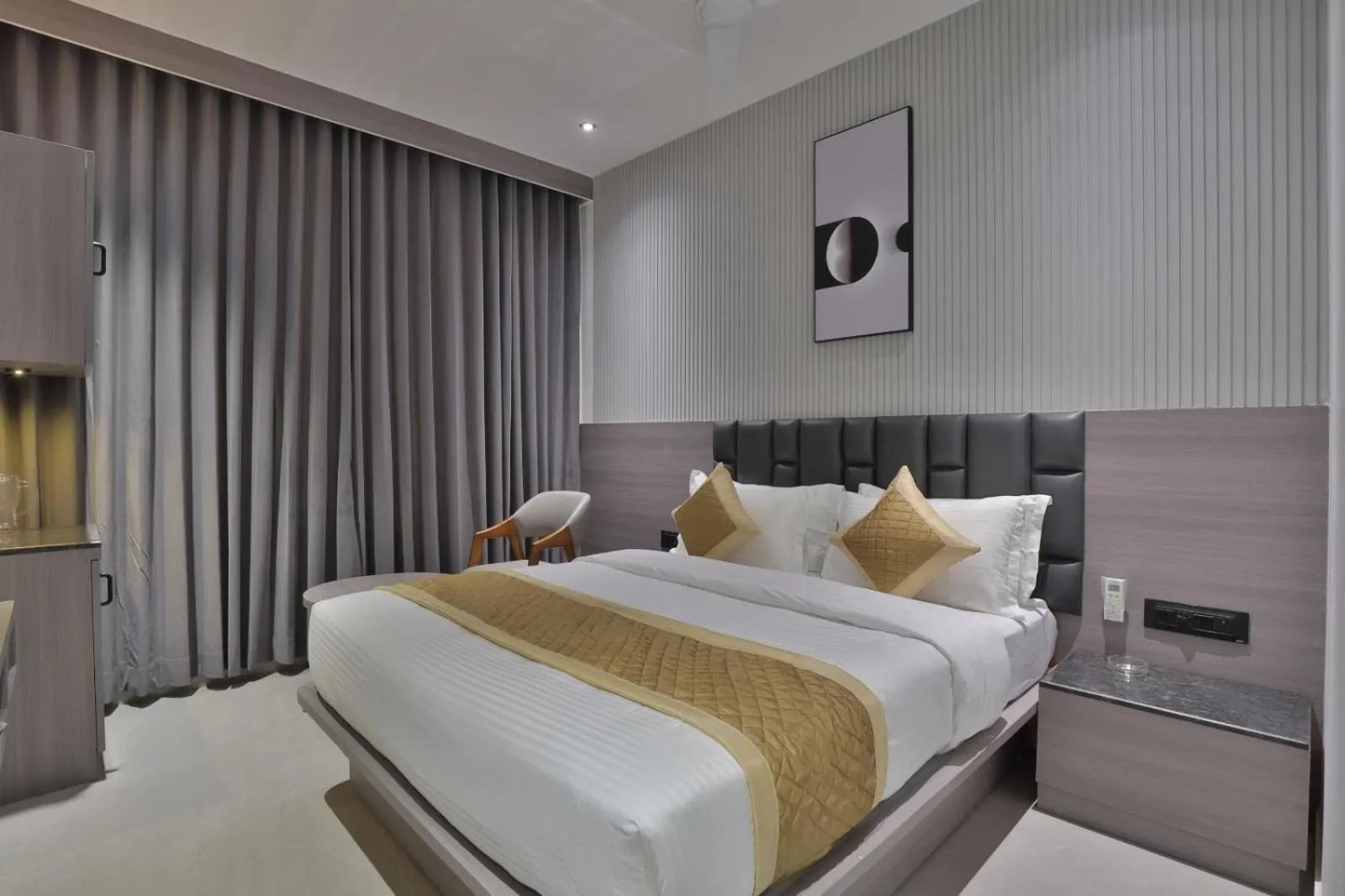 Bedroom, Bed in Hotel Legacy