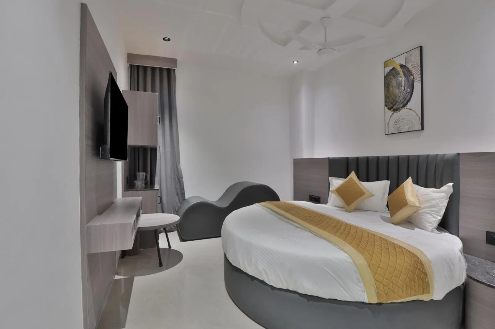 Bedroom, Bed in Hotel Legacy