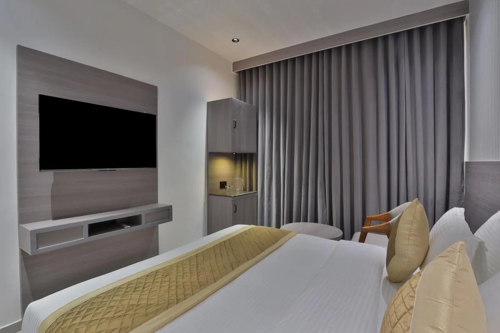 Bedroom, Bed in Hotel Legacy