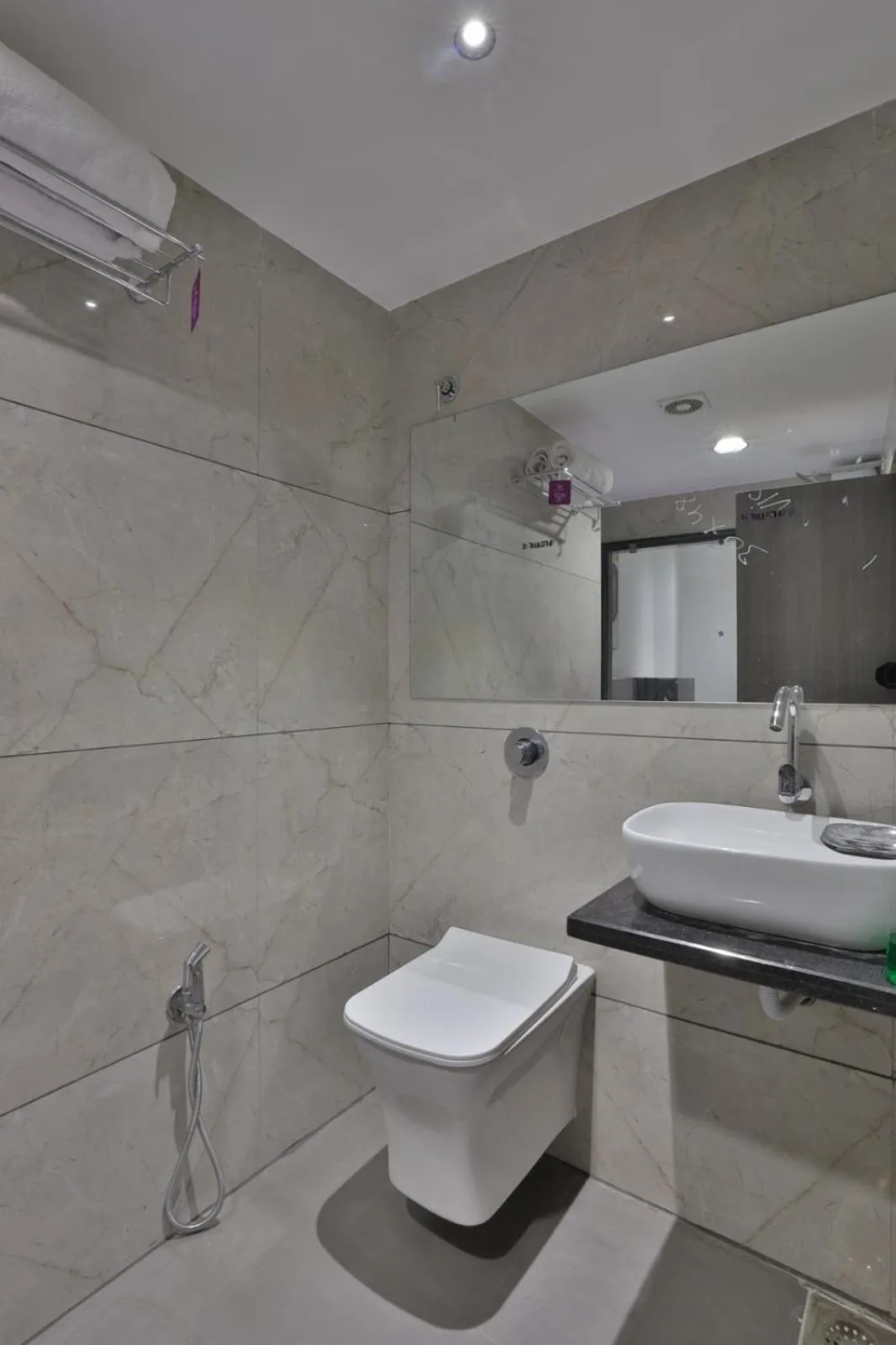 Shower in Hotel Legacy