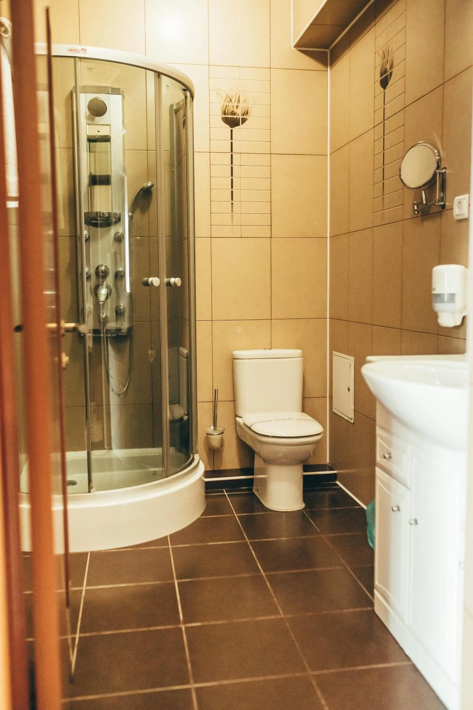 Hotel-Restaurant Lyube Plus