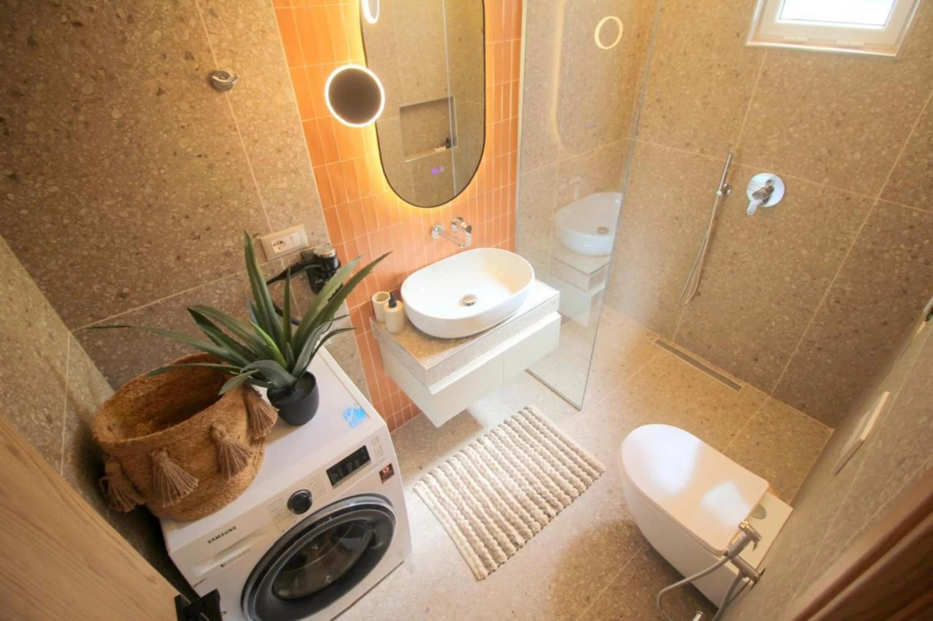 Toilet in Vila Murati