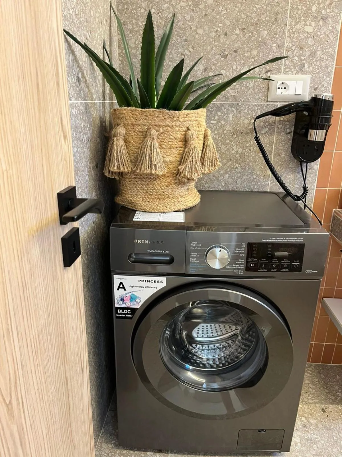 washing machine in Vila Murati