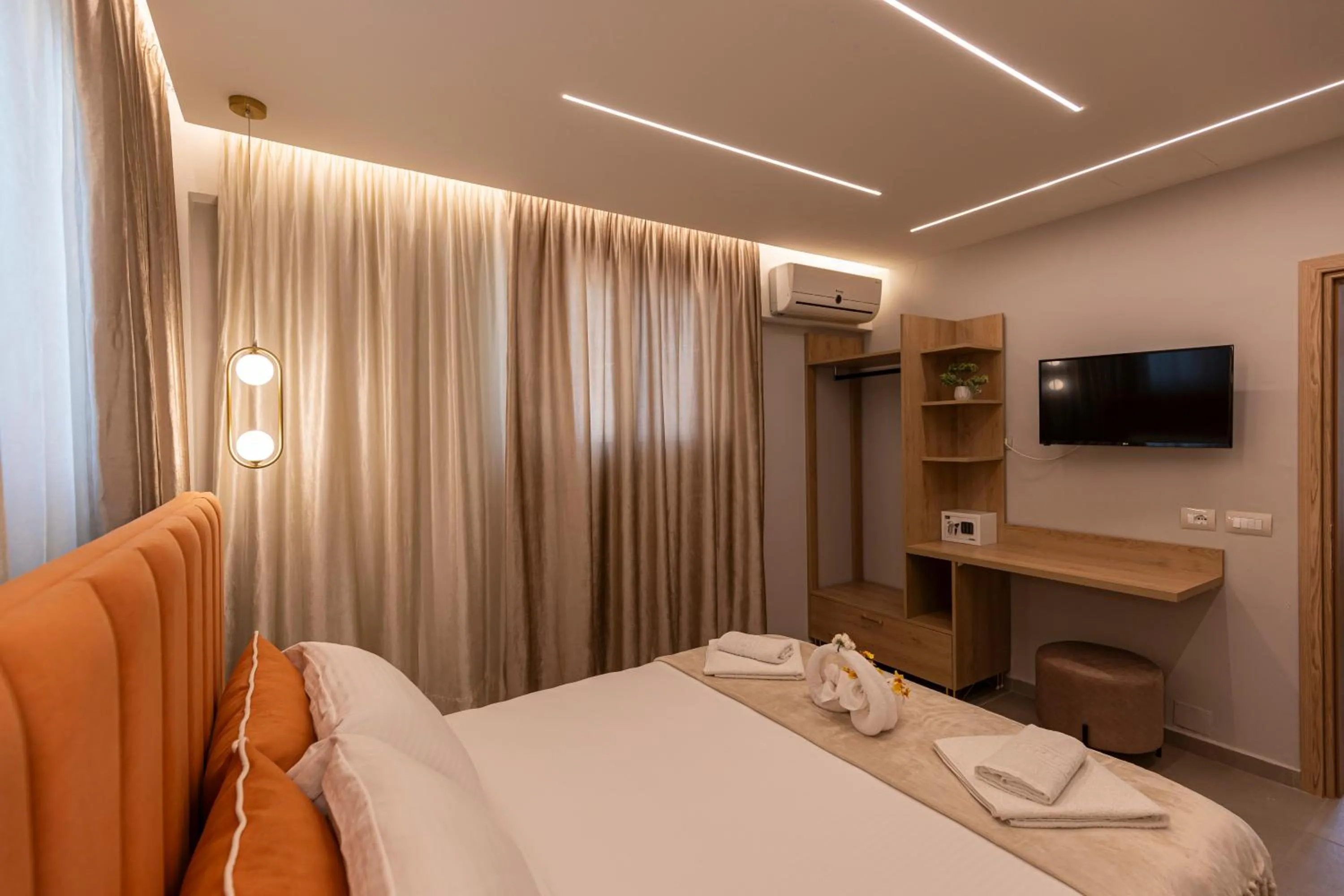 TV and multimedia, Bed in Vila Murati