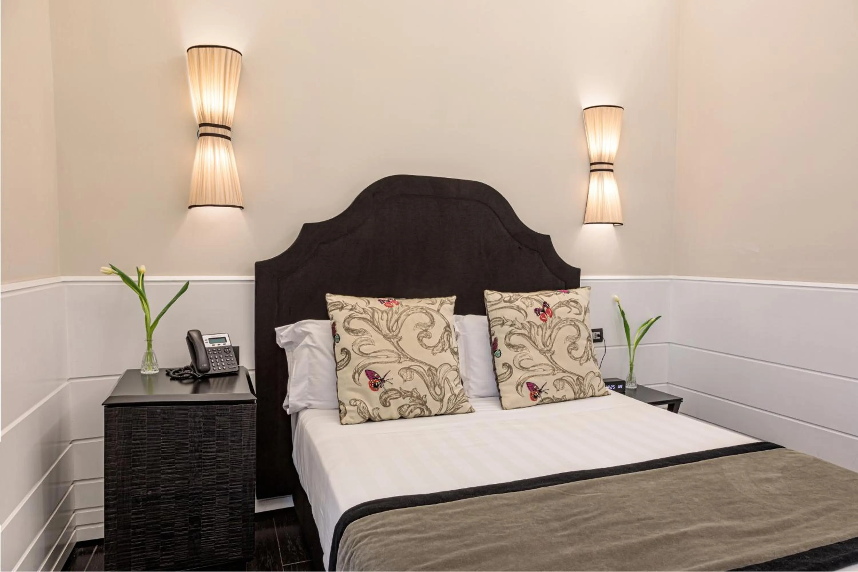 Photo of the whole room, Bed in The Independent Suites