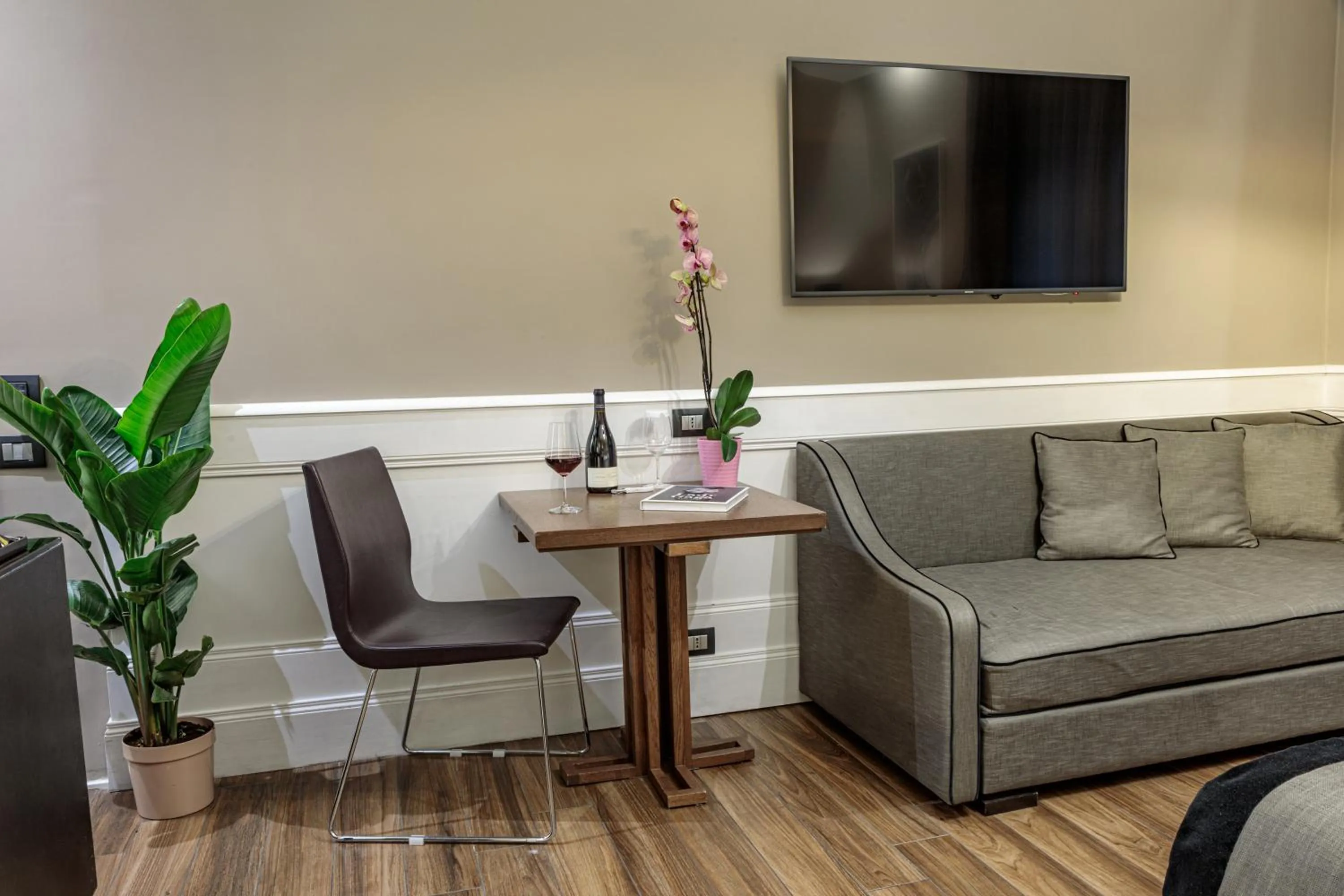 TV and multimedia in The Independent Suites