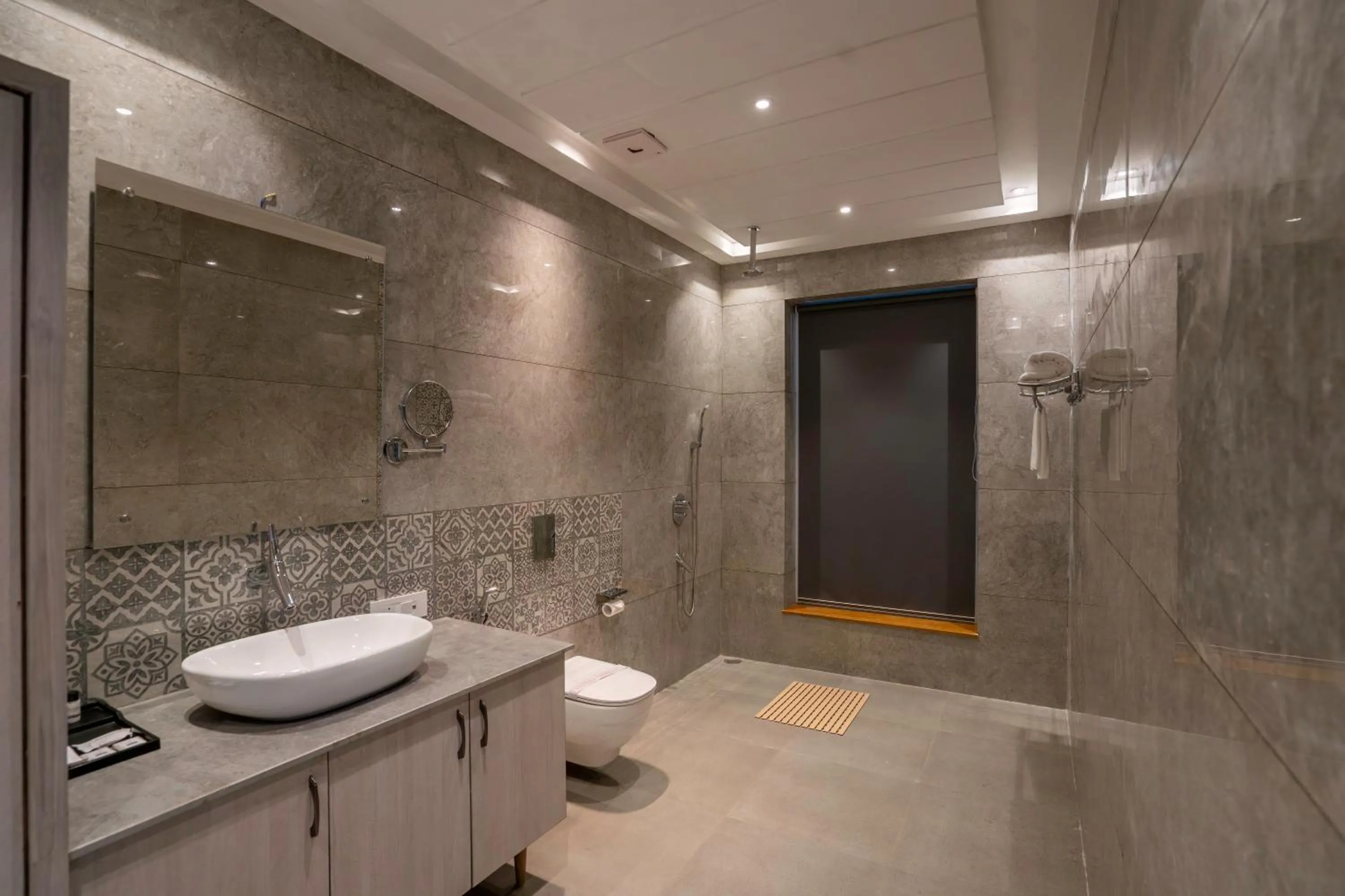 Bathroom in Evara Spa & Resort