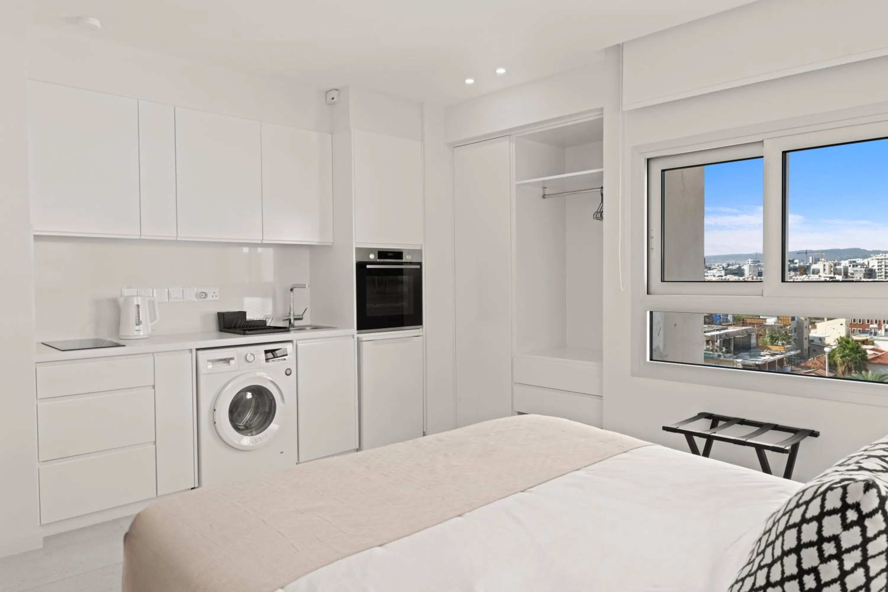 Phaedrus Living: Limassol Seaside Residences 05