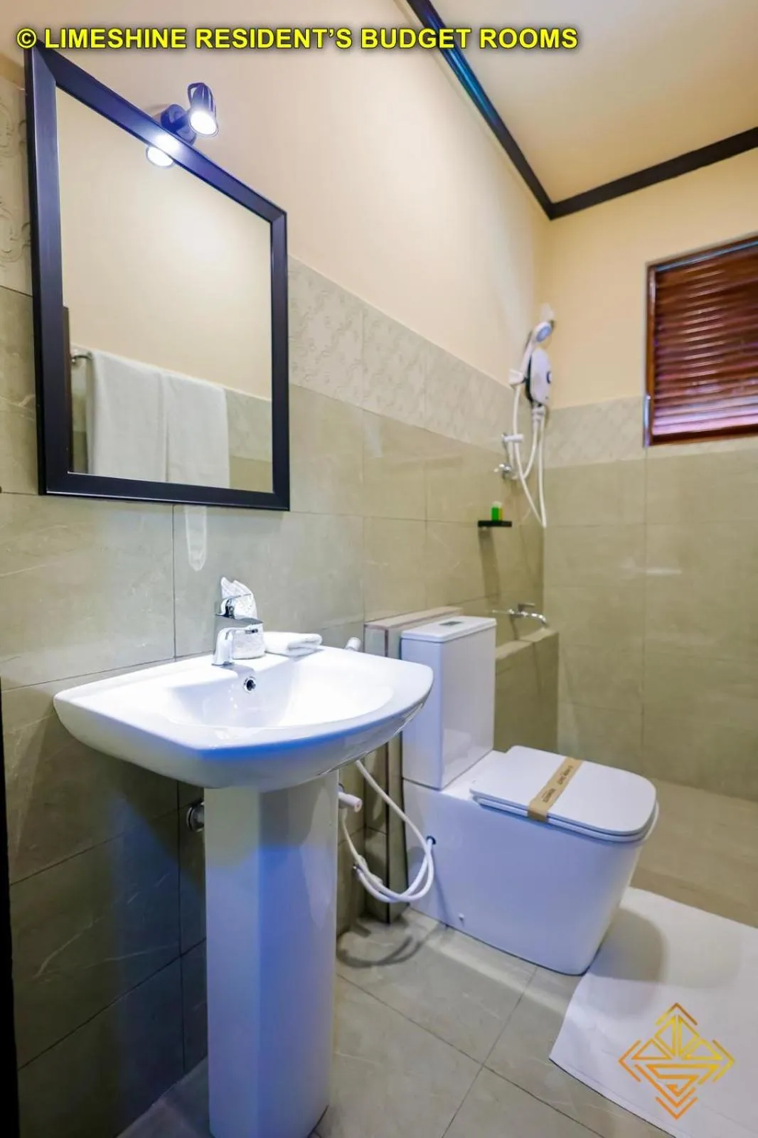 Shower in Limeshine - Airport Transit Hotels & Residences