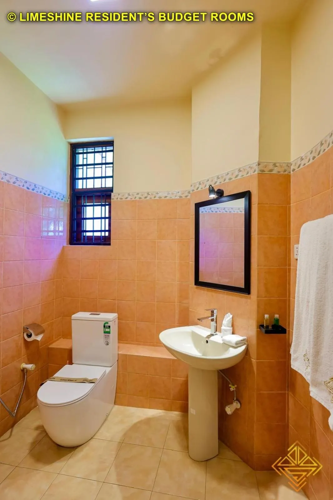Shower in Limeshine - Airport Transit Hotels & Residences
