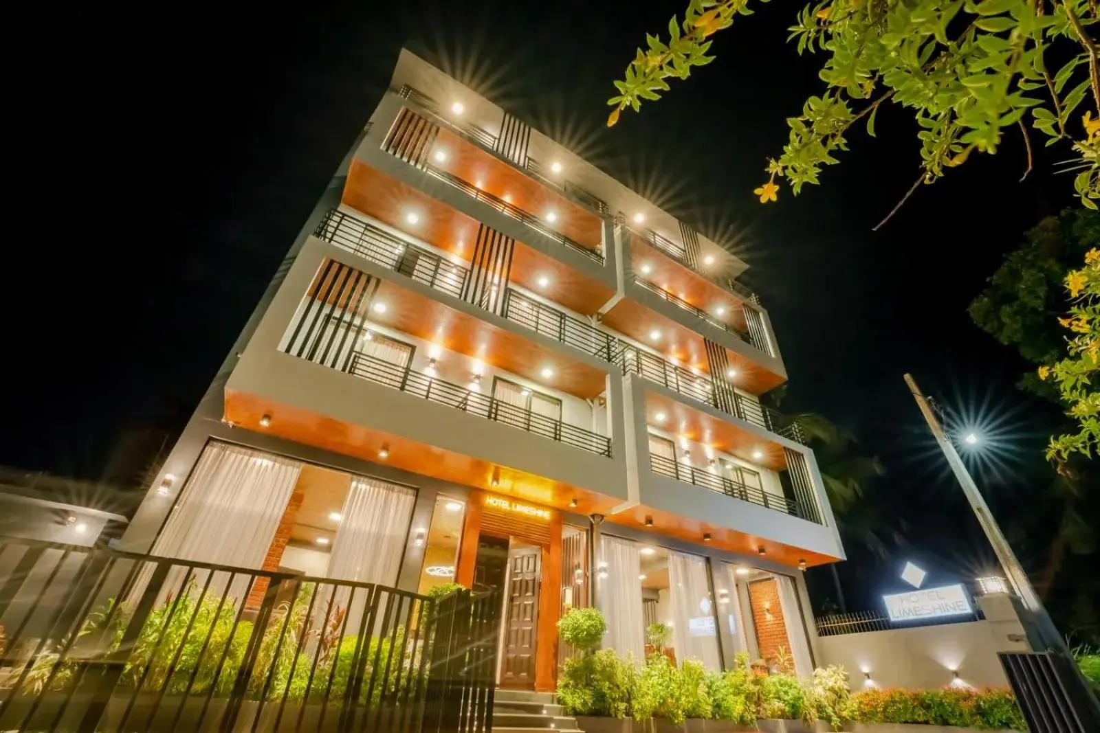 Limeshine - Airport Transit Hotels & Residences Limeshine - Airport Transit Hotels & Residences