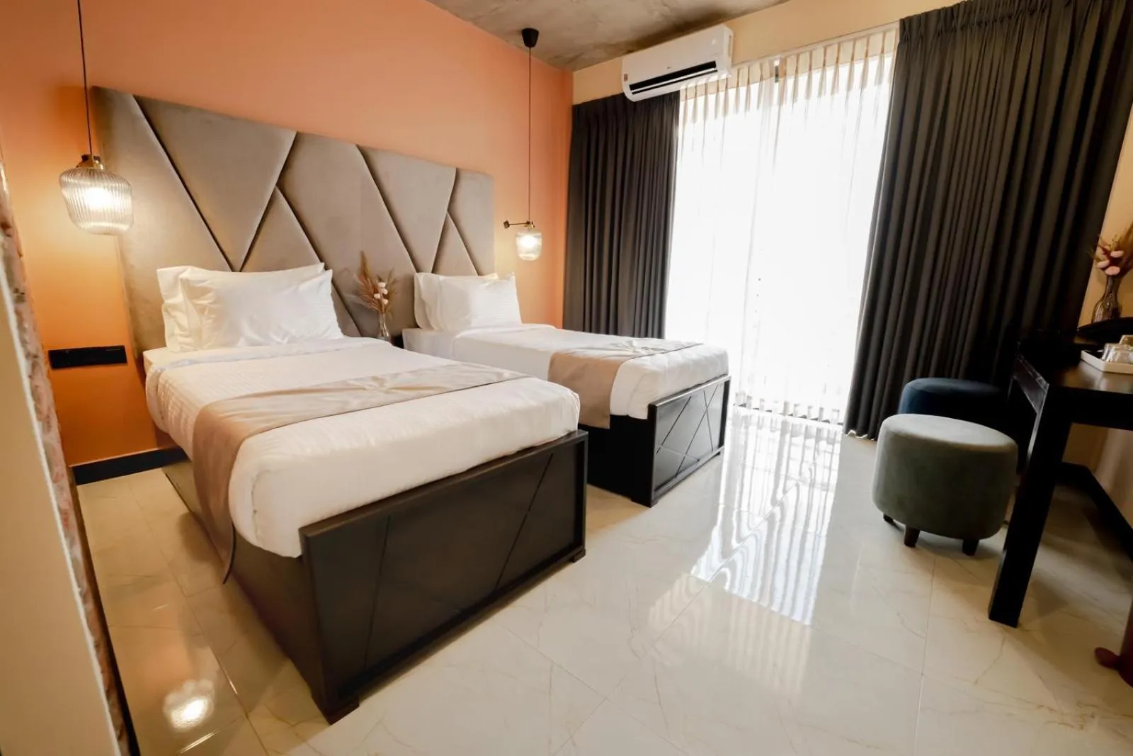 Bed in Limeshine - Airport Transit Hotels & Residences