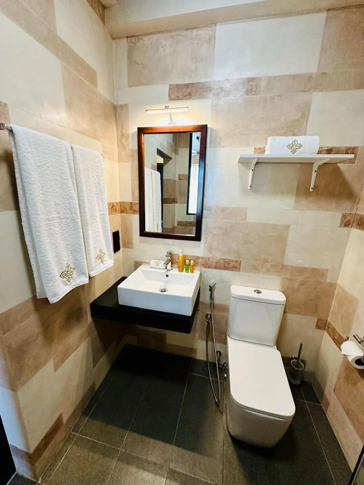 Shower in Limeshine - Airport Transit Hotels & Residences