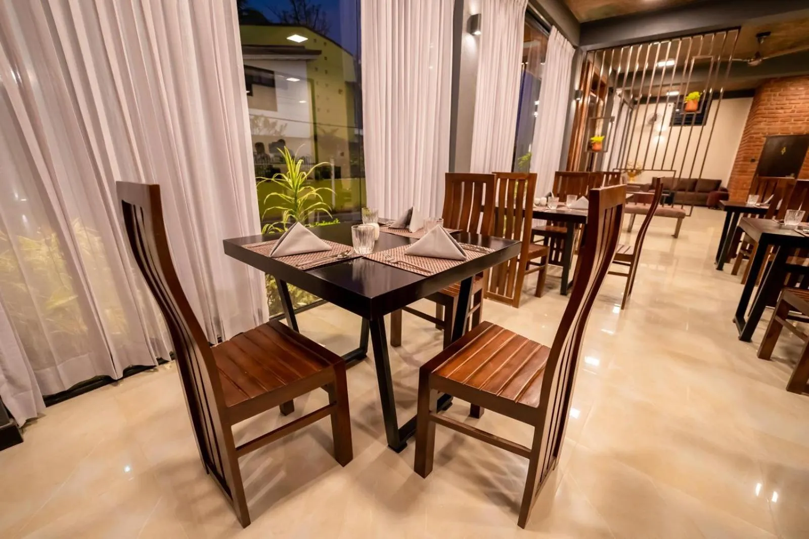 Restaurant/places to eat in Limeshine - Airport Transit Hotels & Residences