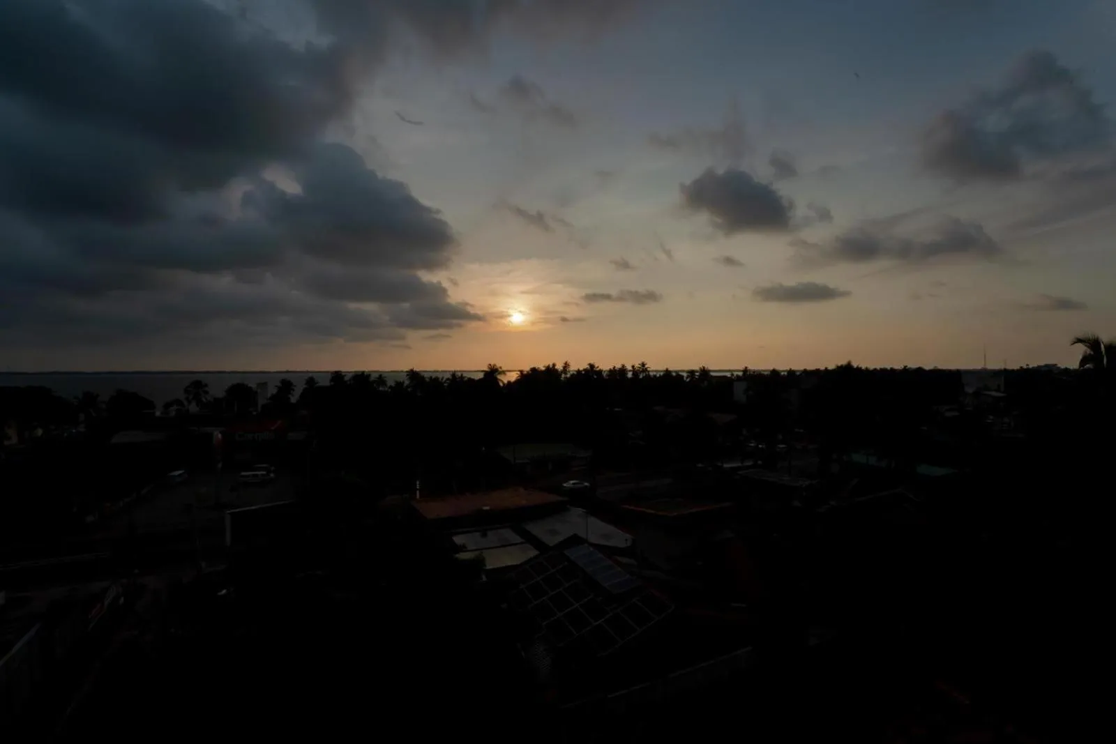 Sunrise in Limeshine - Airport Transit Hotels & Residences