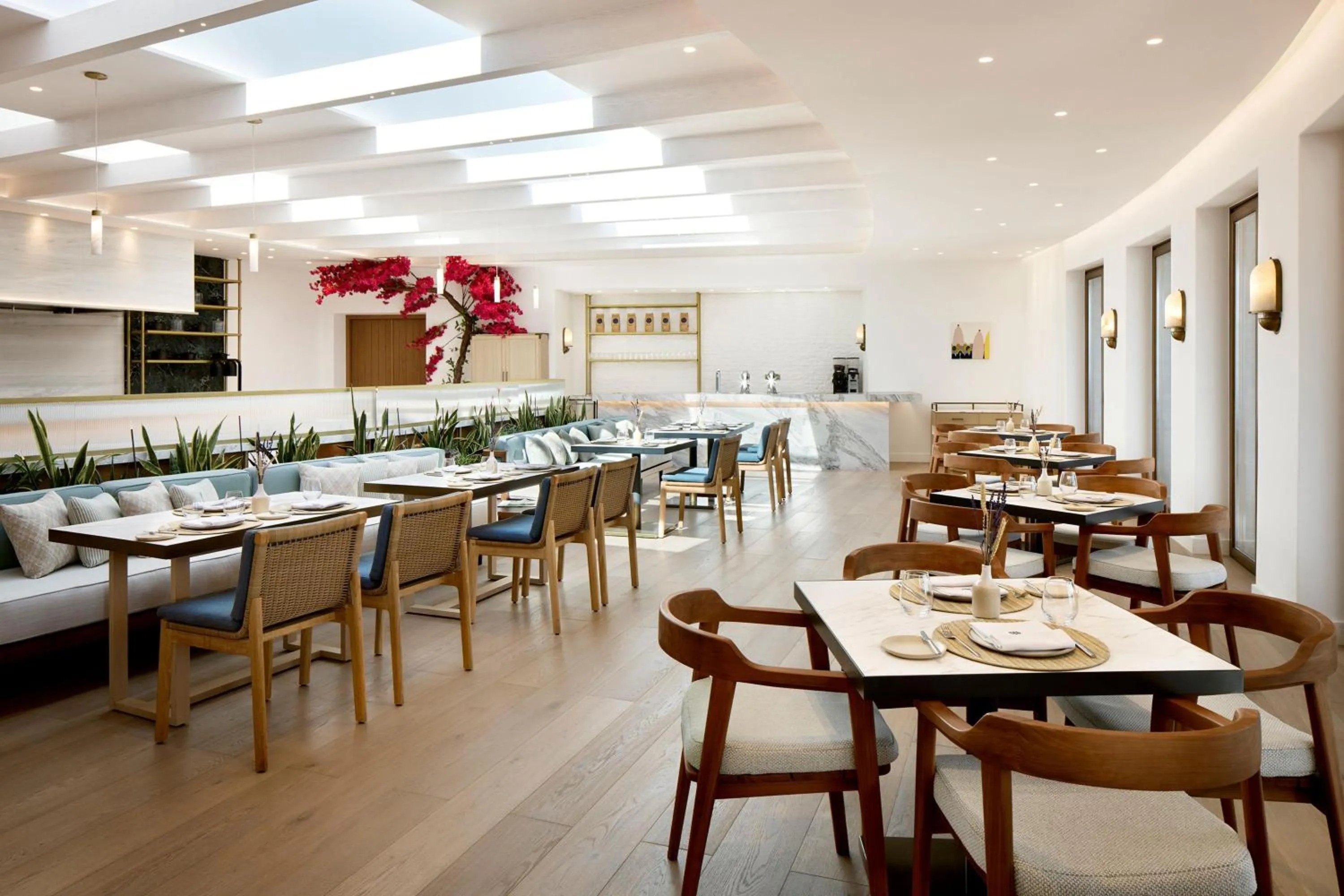 Restaurant/places to eat in Sandblu Santorini, LXR Hotels & Resorts