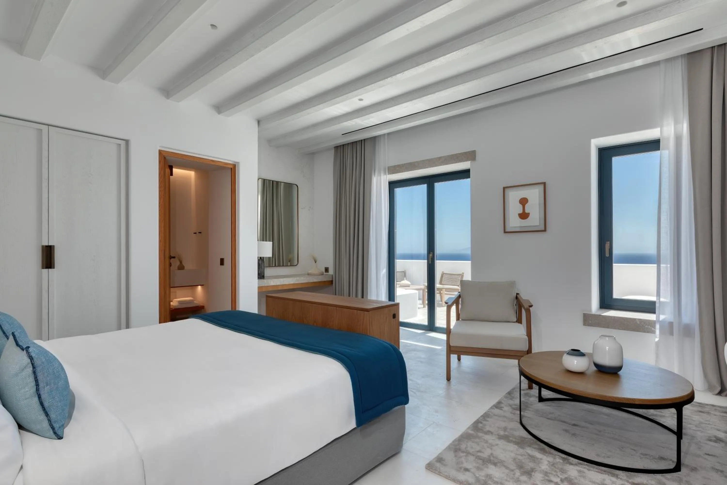 Bedroom, Bed in Sandblu Santorini, LXR Hotels & Resorts