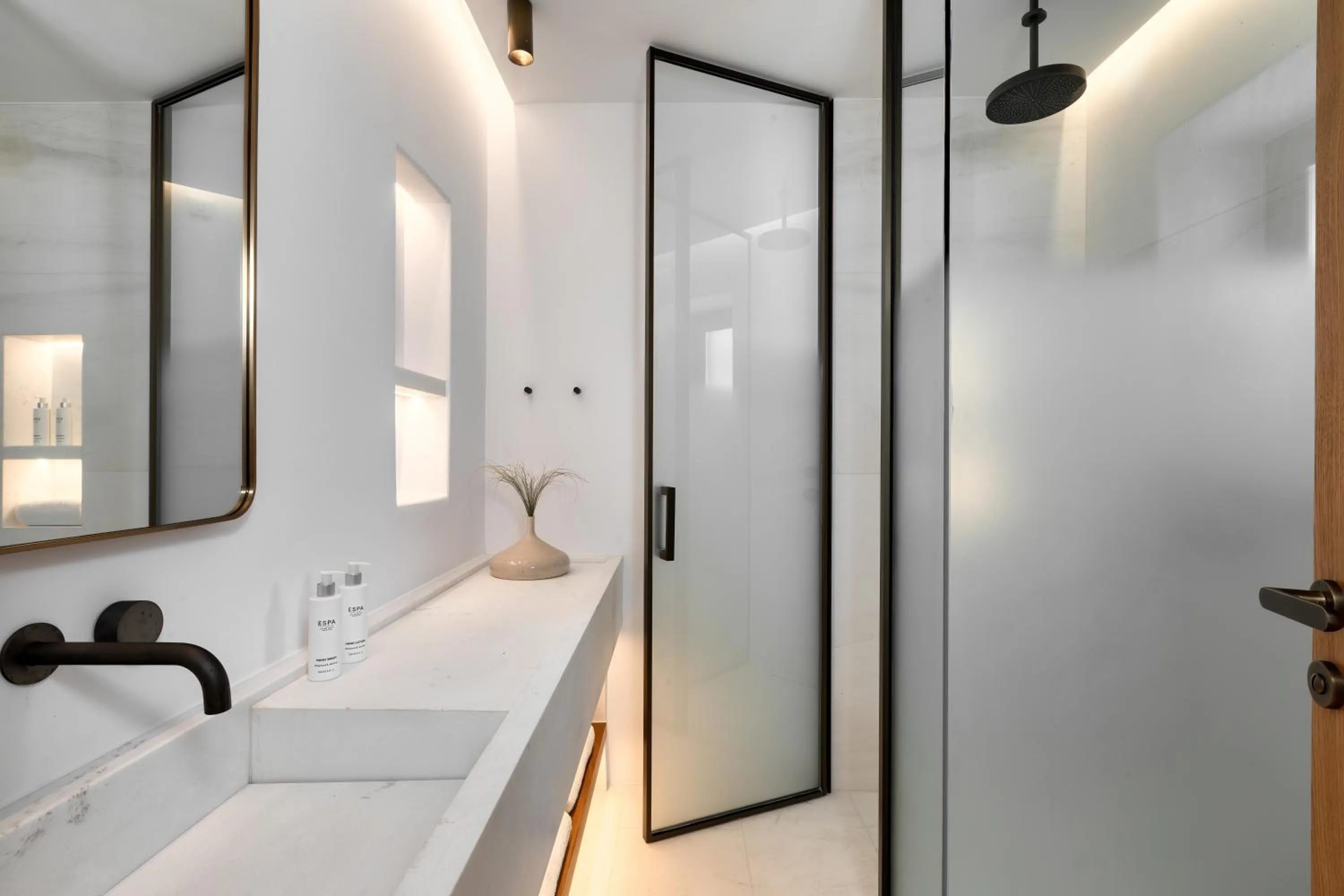 Bathroom in Sandblu Santorini, LXR Hotels & Resorts