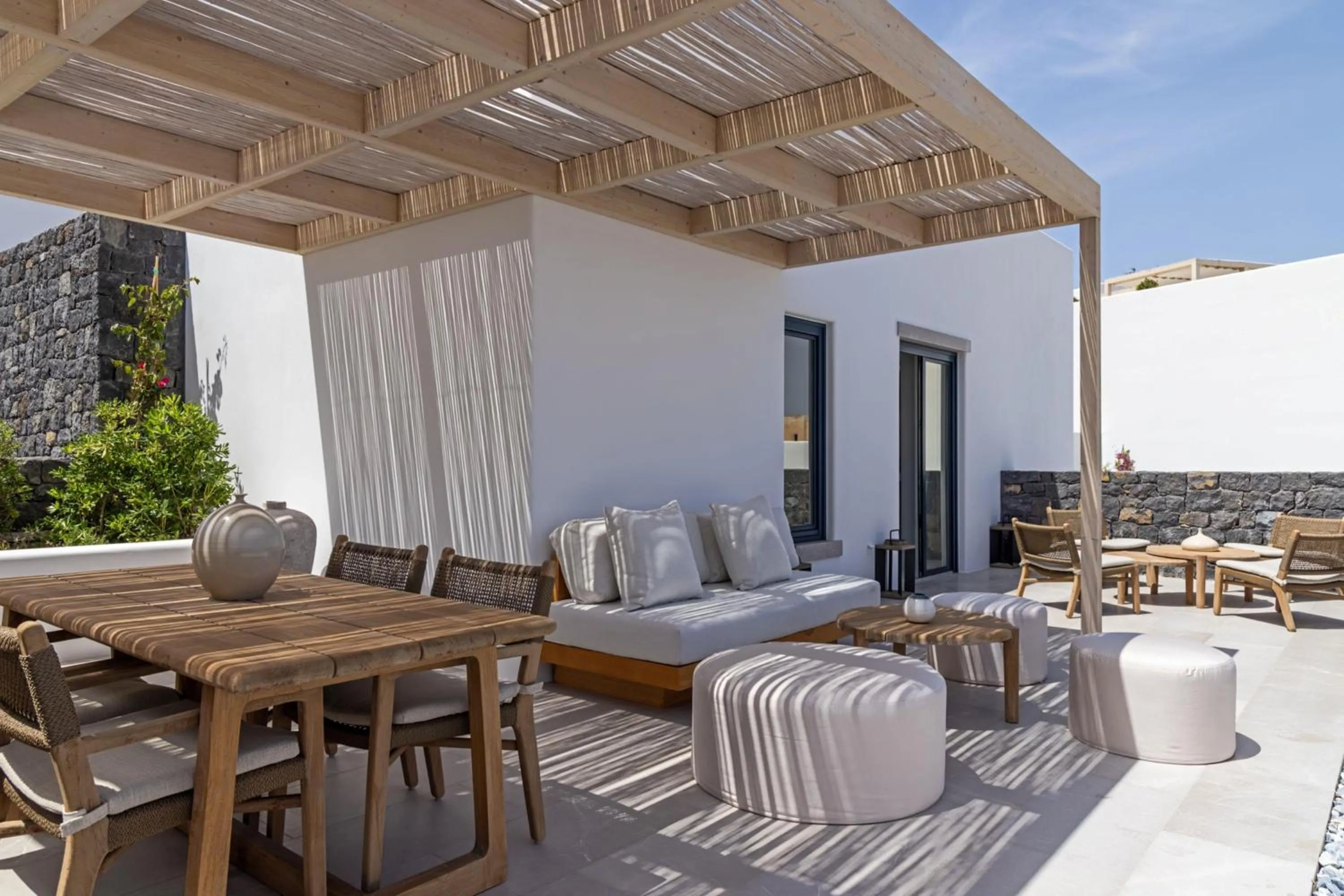 Living room in Sandblu Santorini, LXR Hotels & Resorts
