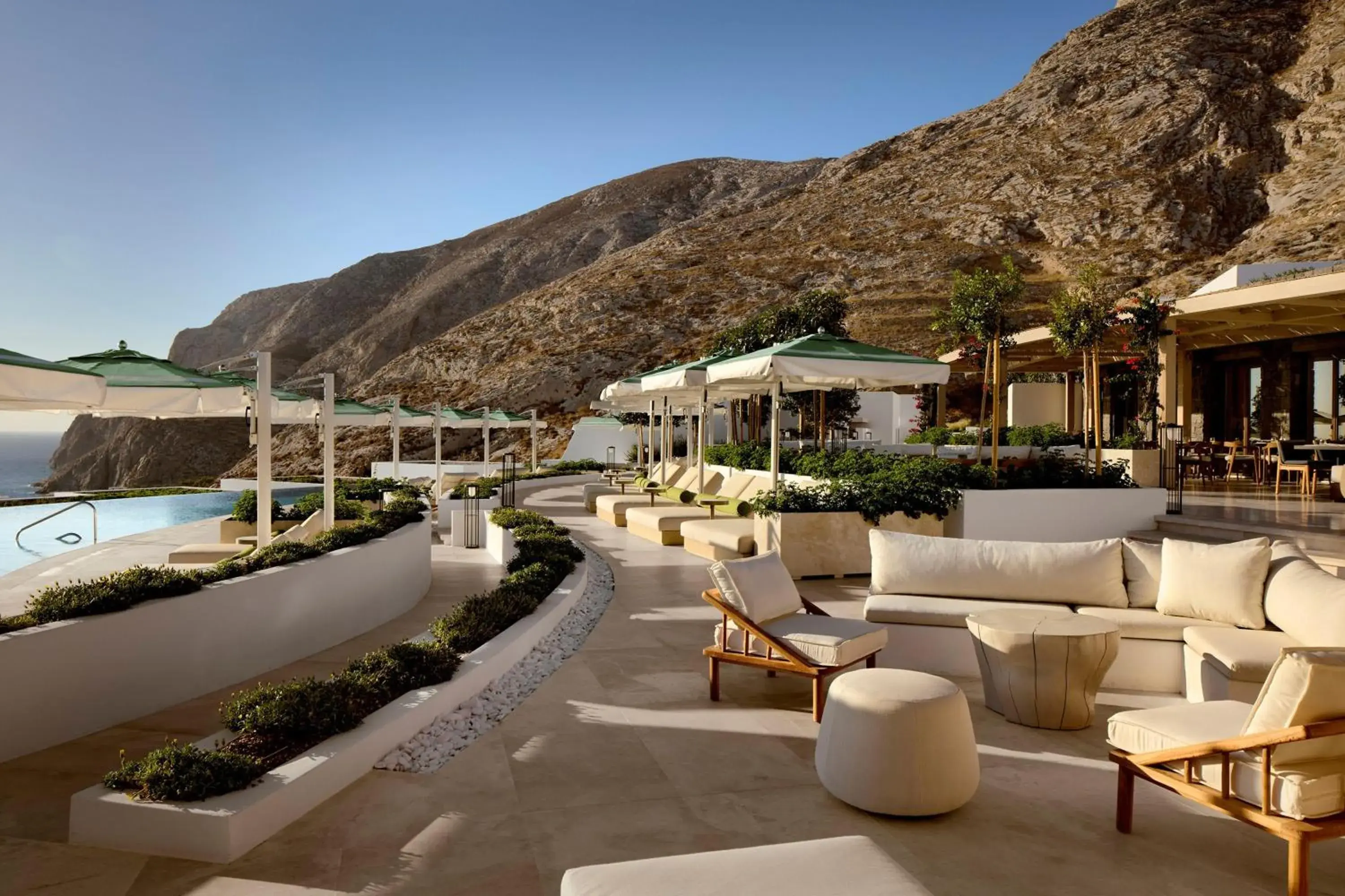 Restaurant/places to eat in Sandblu Santorini, LXR Hotels & Resorts Restaurant/places to eat in Sandblu Santorini, LXR Hotels & Resorts