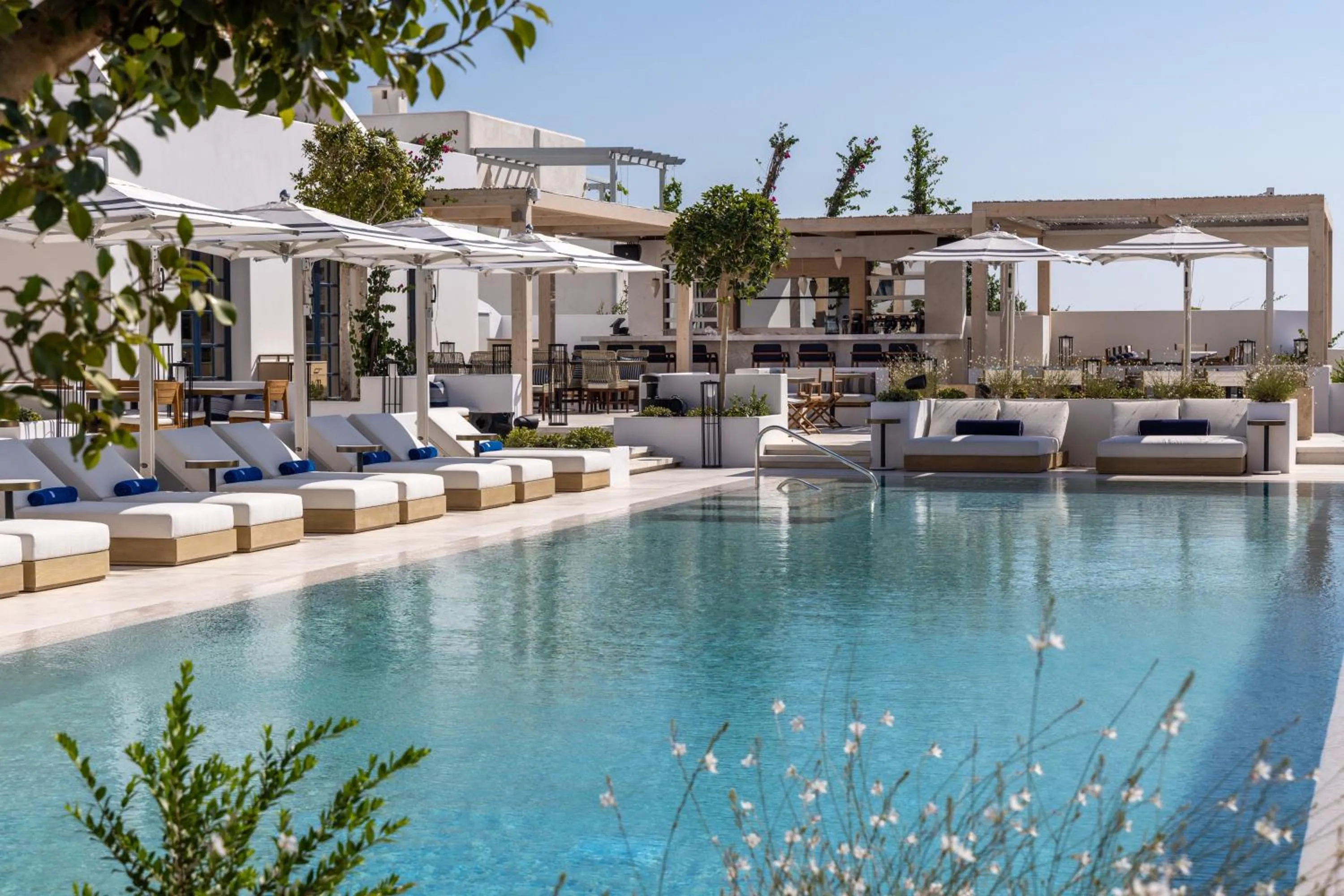 Restaurant/places to eat in Sandblu Resort